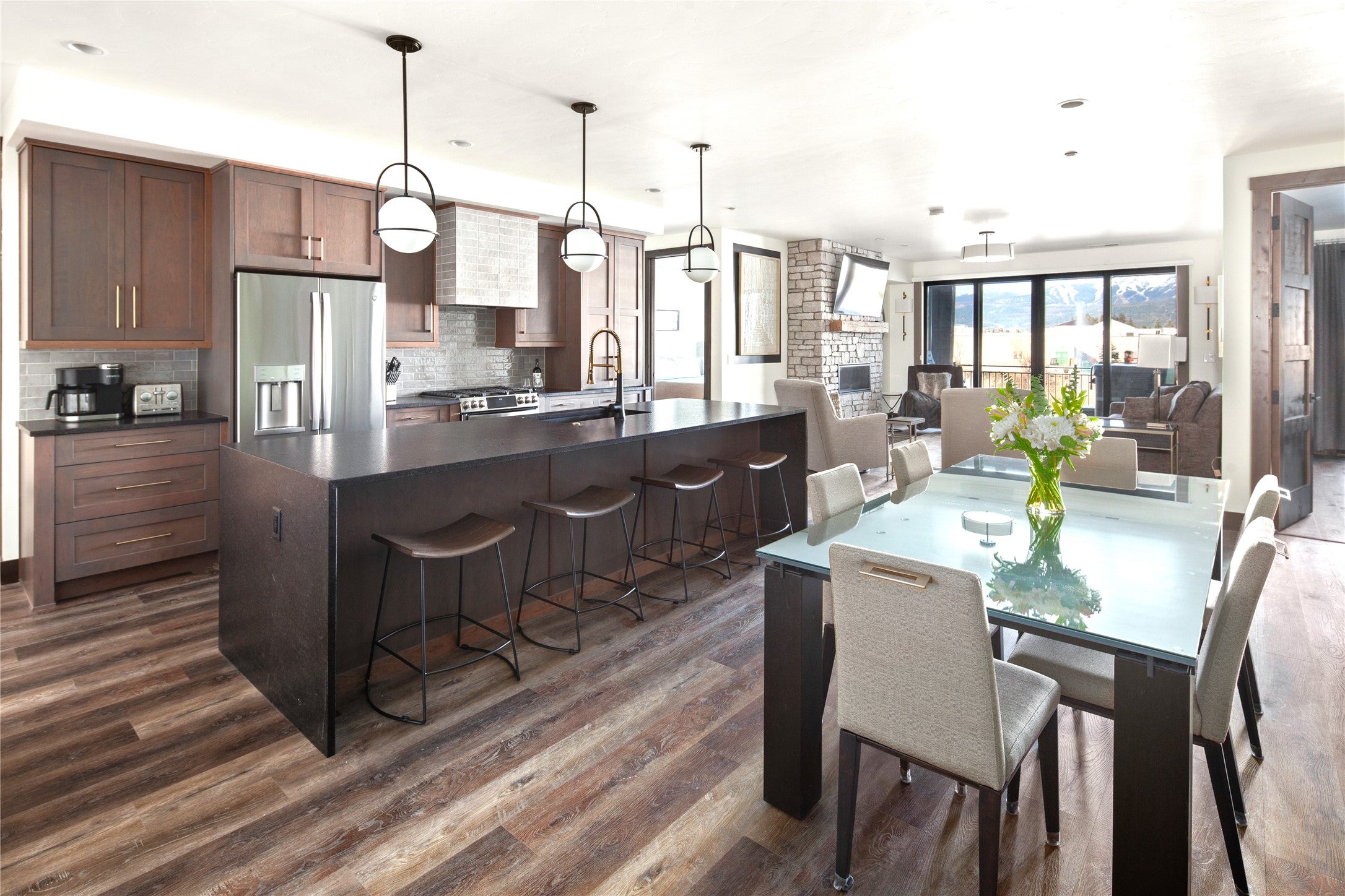 Whitefish, Montana, 59937, United States, 2 Bedrooms Bedrooms, ,3 BathroomsBathrooms,Residential,Active,1871606