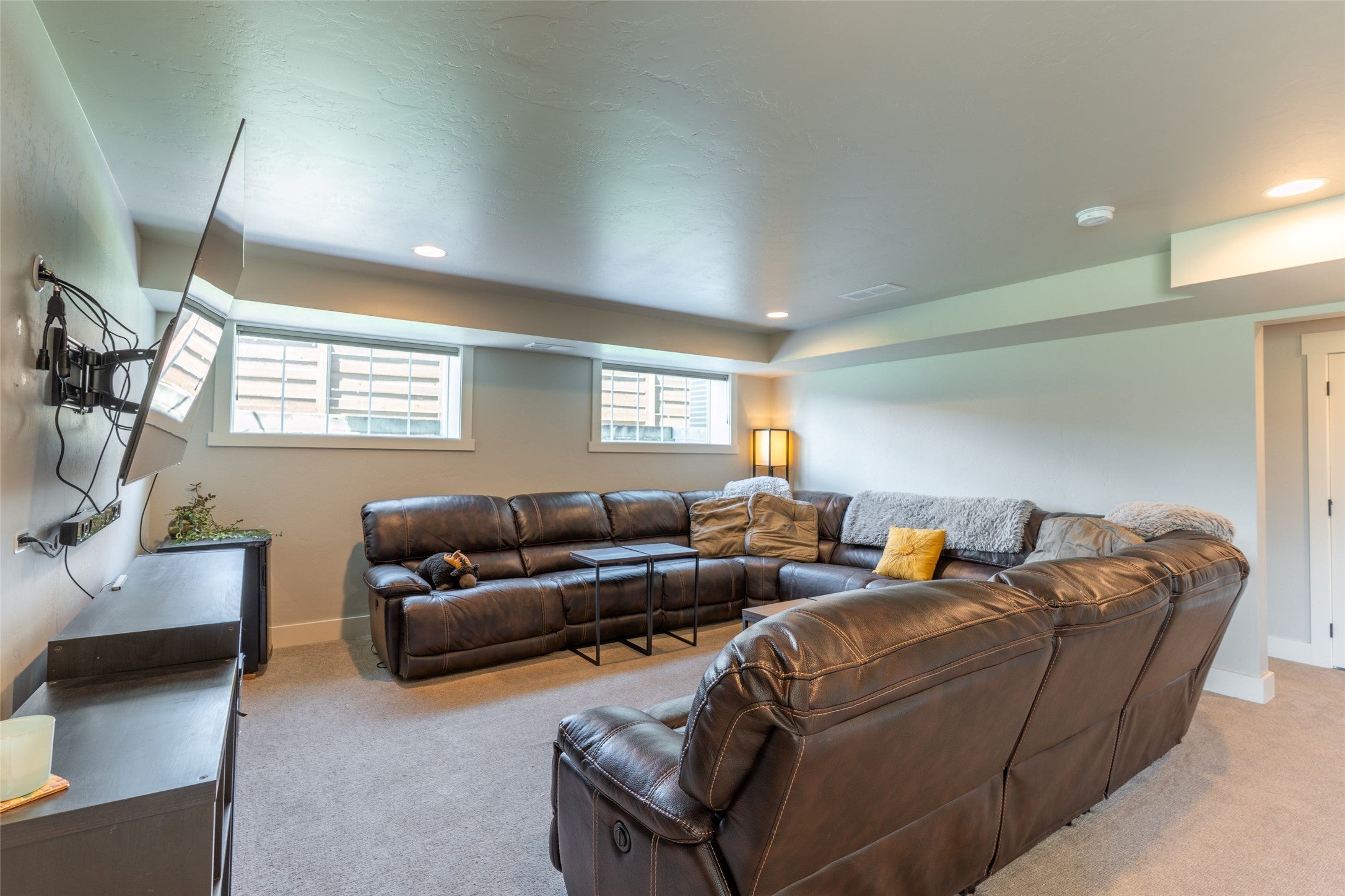 Kalispell, Montana, 59901, United States, 5 Bedrooms Bedrooms, ,3 BathroomsBathrooms,Residential,Active,1880177