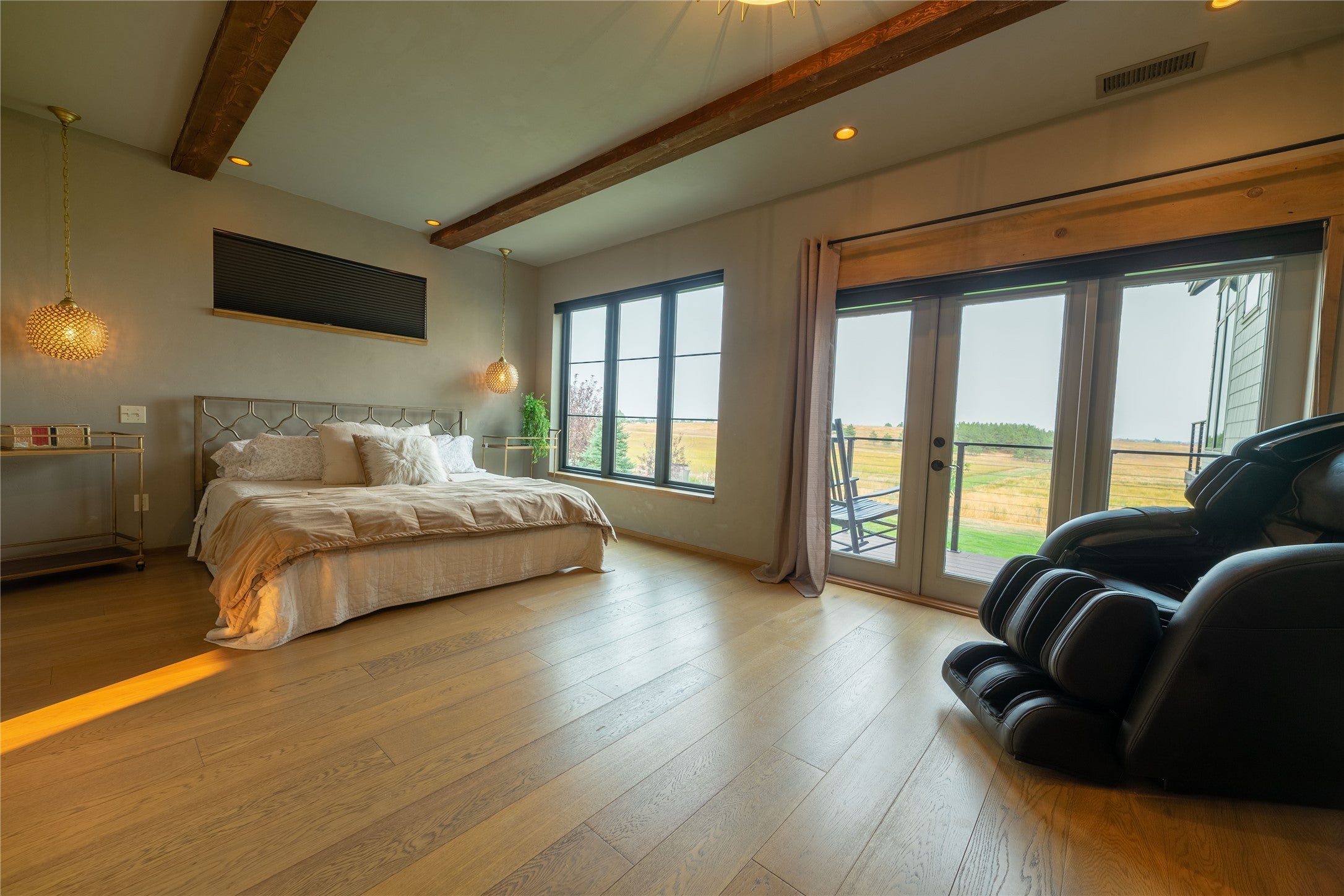 Kalispell, Montana, 59901, United States, 5 Bedrooms Bedrooms, ,4 BathroomsBathrooms,Residential,Active,1952460