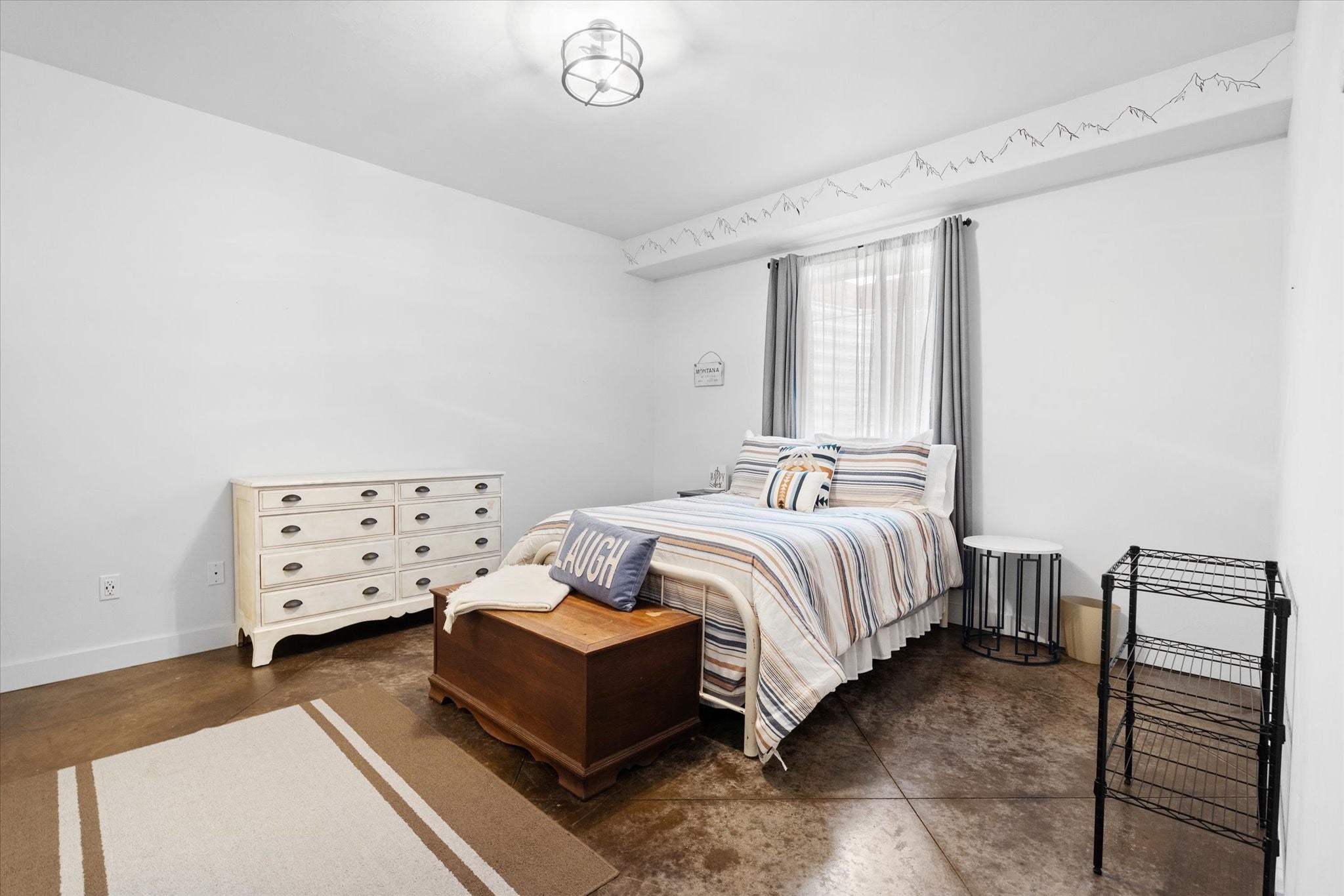 Columbia Falls, Montana, 59912, United States, 4 Bedrooms Bedrooms, ,3 BathroomsBathrooms,Residential,Active,1834486