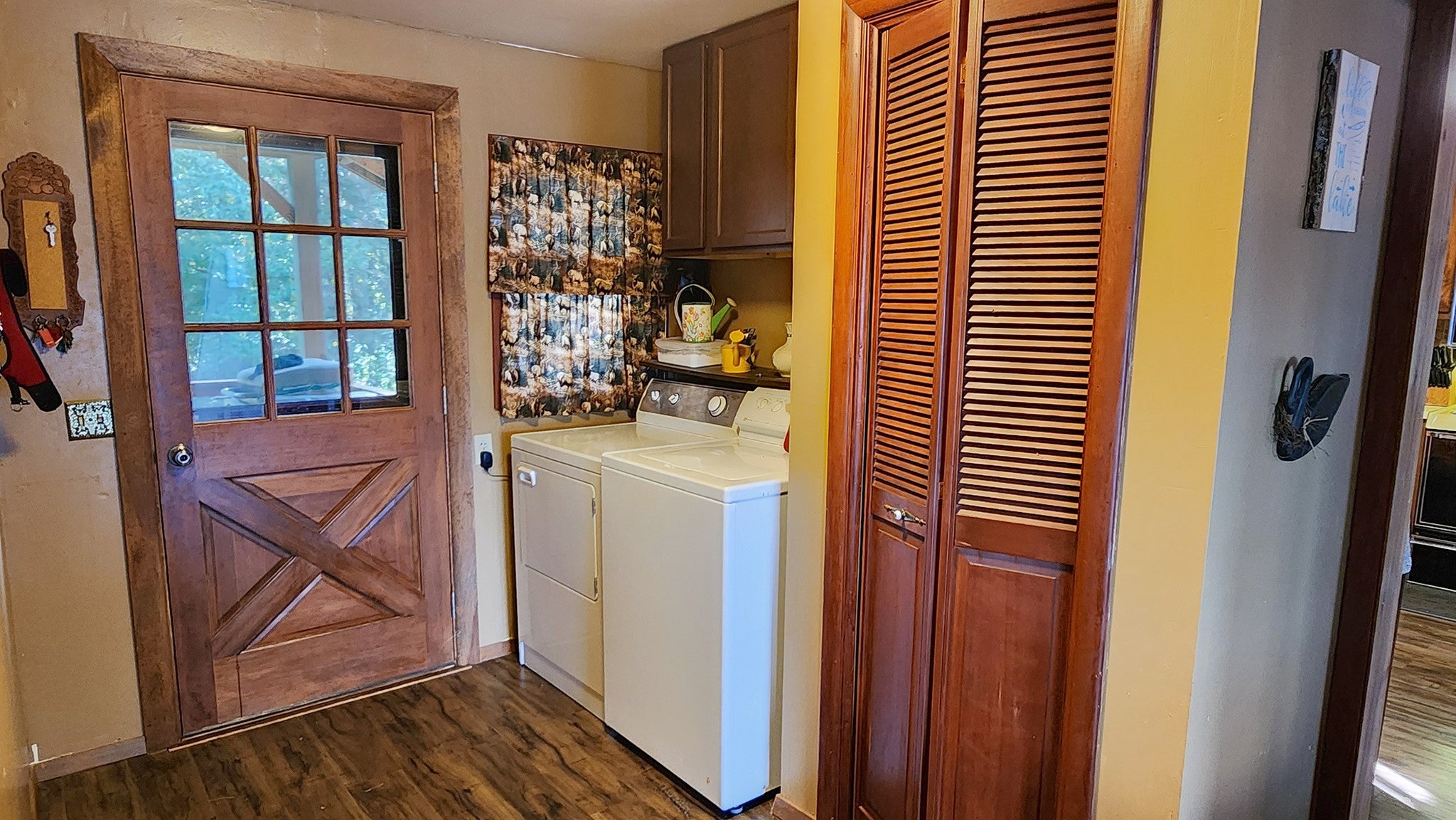 Bigfork, Montana, 59911, United States, ,2 BathroomsBathrooms,Residential,Active,1769754