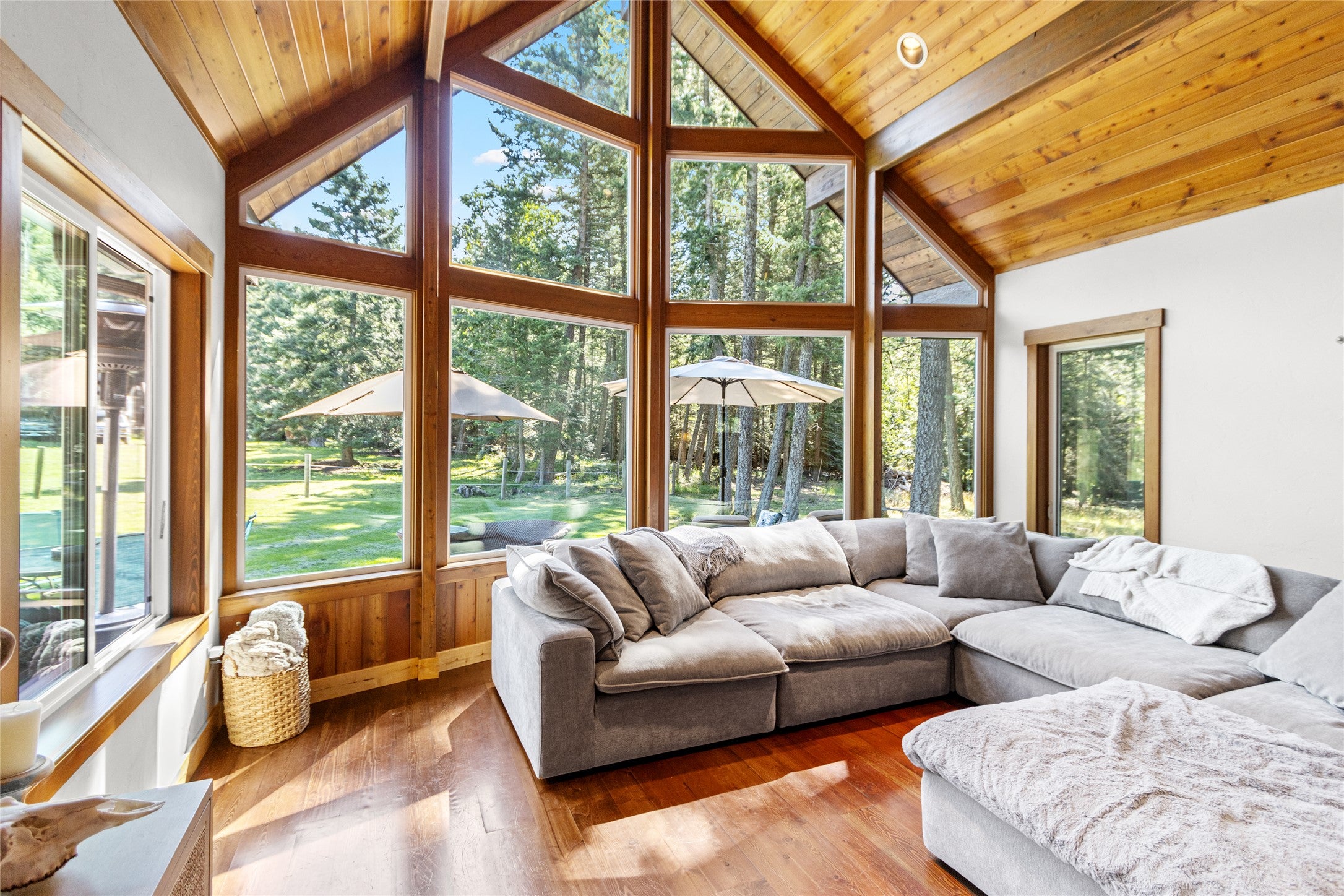 Bigfork, Montana, 59911, United States, 4 Bedrooms Bedrooms, ,2 BathroomsBathrooms,Residential,Active,1914637