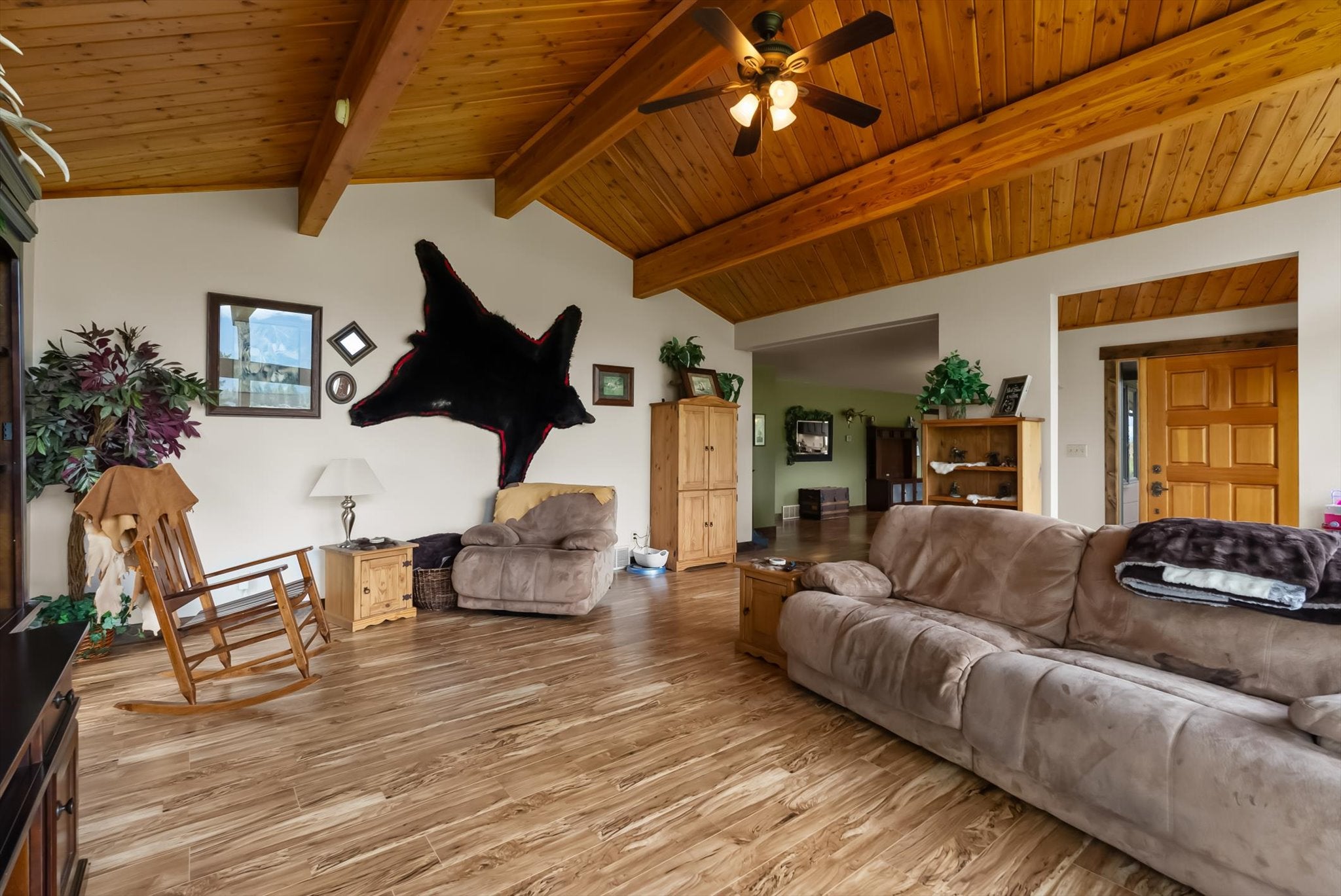 Columbia Falls, Montana, 59912, United States, 5 Bedrooms Bedrooms, ,3 BathroomsBathrooms,Residential,Active,1986898