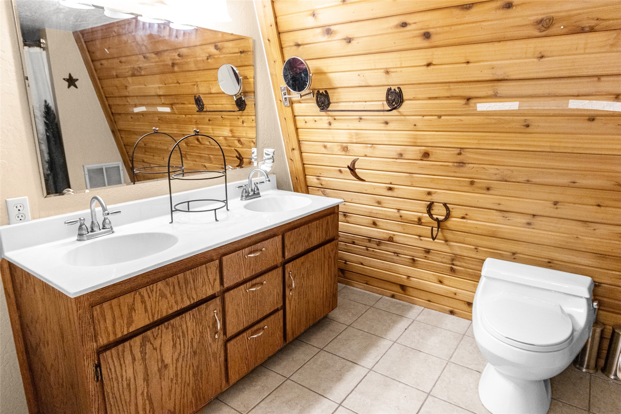 Bigfork, Montana, 59911, United States, 4 Bedrooms Bedrooms, ,2 BathroomsBathrooms,Residential,Active,1914637