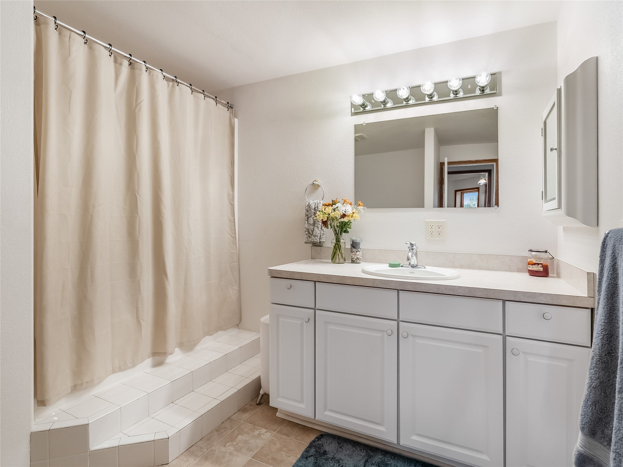 Kalispell, Montana, 59901, United States, 5 Bedrooms Bedrooms, ,4 BathroomsBathrooms,Residential,Active,1994970