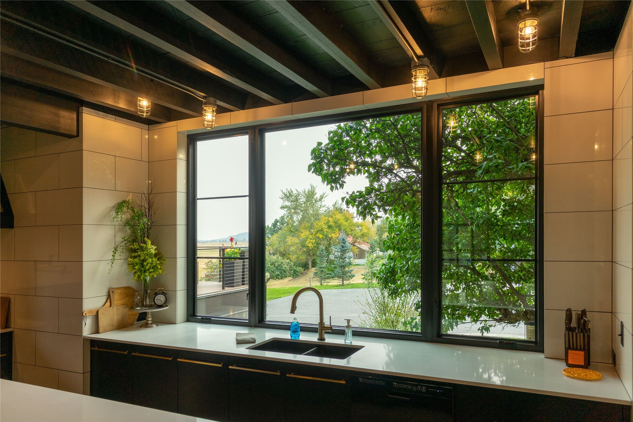 Kalispell, Montana, 59901, United States, 5 Bedrooms Bedrooms, ,4 BathroomsBathrooms,Residential,Active,1952460