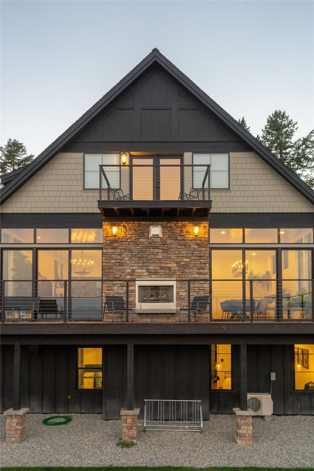 Kalispell, Montana, 59901, United States, 5 Bedrooms Bedrooms, ,4 BathroomsBathrooms,Residential,Active,1952460