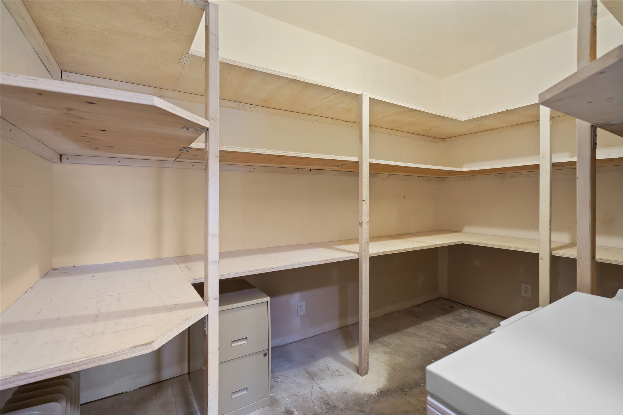 Kalispell, Montana, 59901, United States, 5 Bedrooms Bedrooms, ,3 BathroomsBathrooms,Residential,Active,1753509