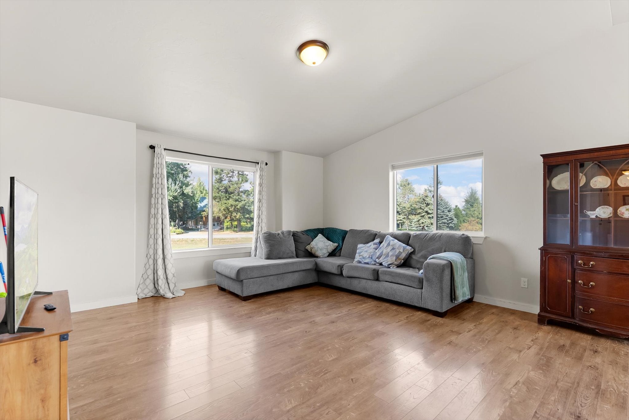 Kalispell, Montana, 59901, United States, 5 Bedrooms Bedrooms, ,3 BathroomsBathrooms,Residential,Active,1945088