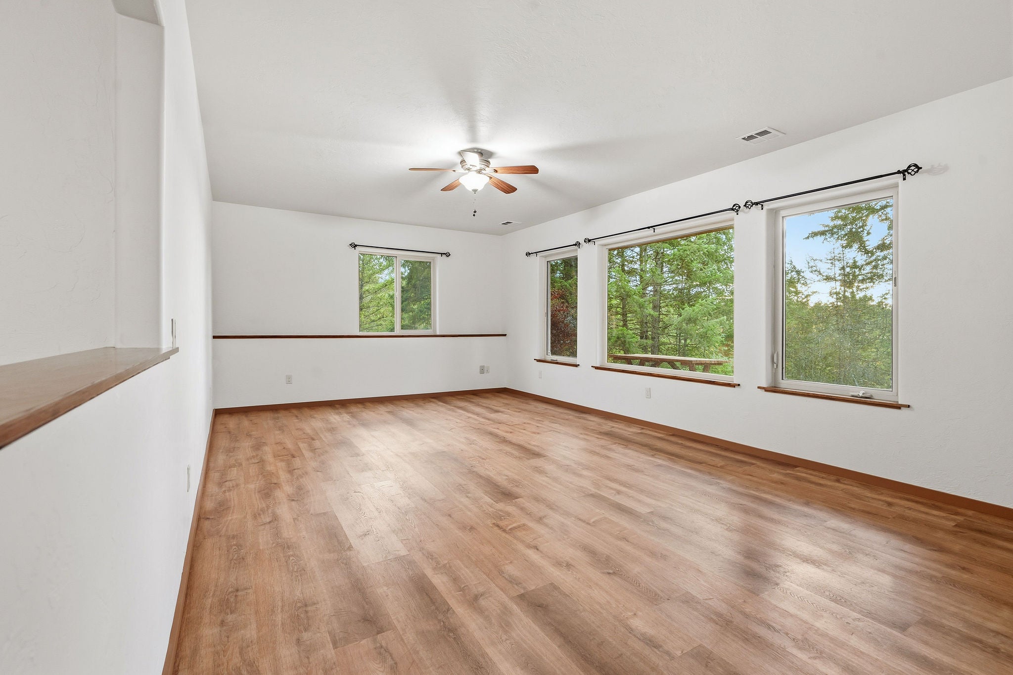 Somers, Montana, 59932, United States, 4 Bedrooms Bedrooms, ,4 BathroomsBathrooms,Residential,Active,2009840