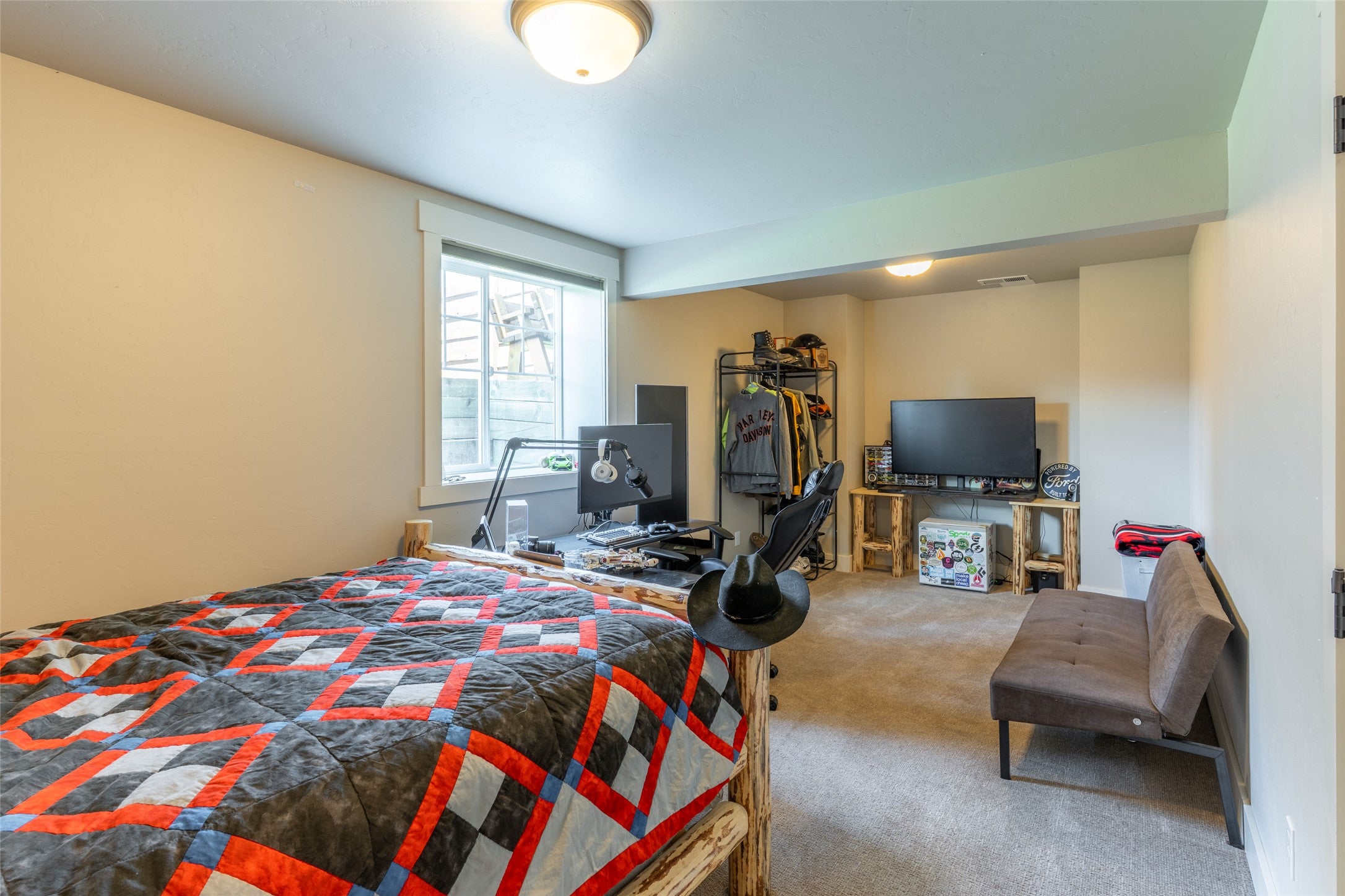 Kalispell, Montana, 59901, United States, 5 Bedrooms Bedrooms, ,3 BathroomsBathrooms,Residential,Active,1880177