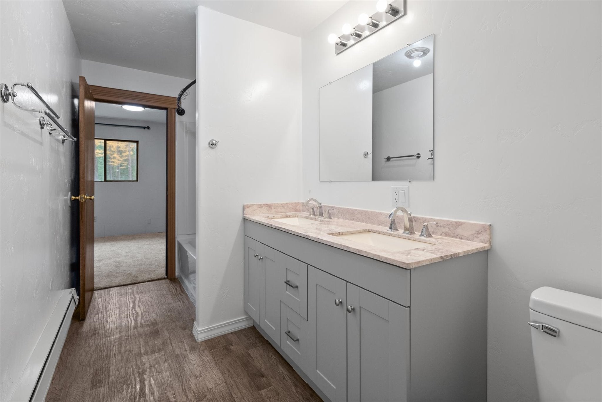 Kalispell, Montana, 59901, United States, 6 Bedrooms Bedrooms, ,5 BathroomsBathrooms,Residential,Active,1990648