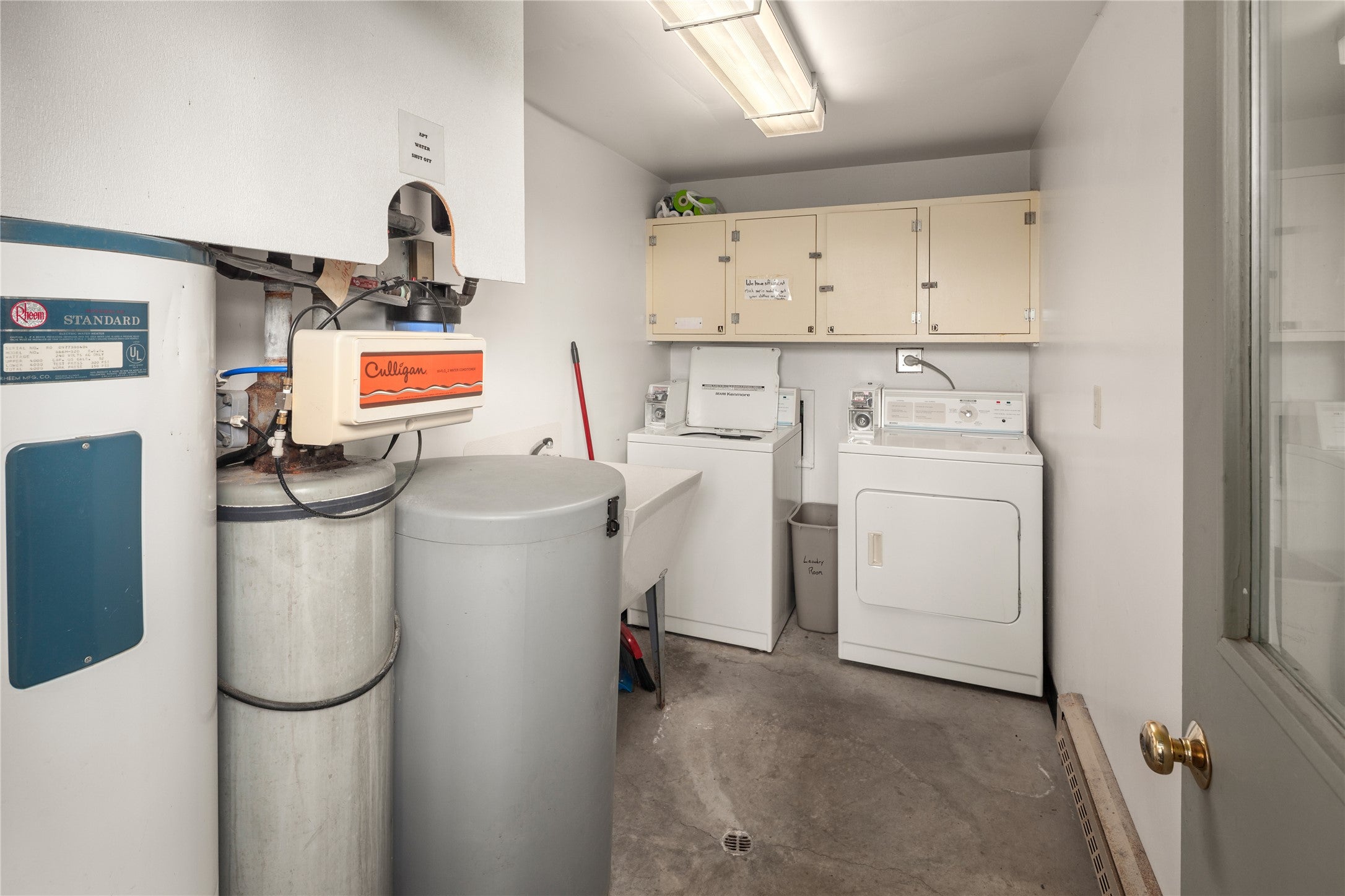 Columbia Falls, Montana, 59912, United States, 14 Bedrooms Bedrooms, ,8 BathroomsBathrooms,Residential,Active,1970926