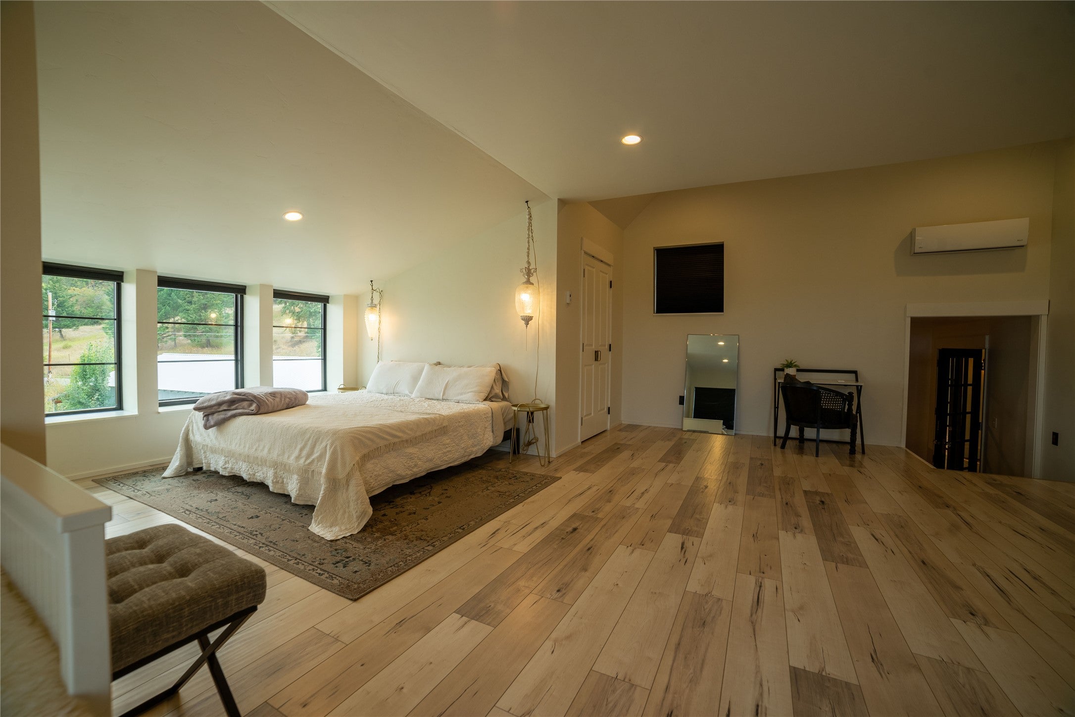 Kalispell, Montana, 59901, United States, 5 Bedrooms Bedrooms, ,4 BathroomsBathrooms,Residential,Active,1952460