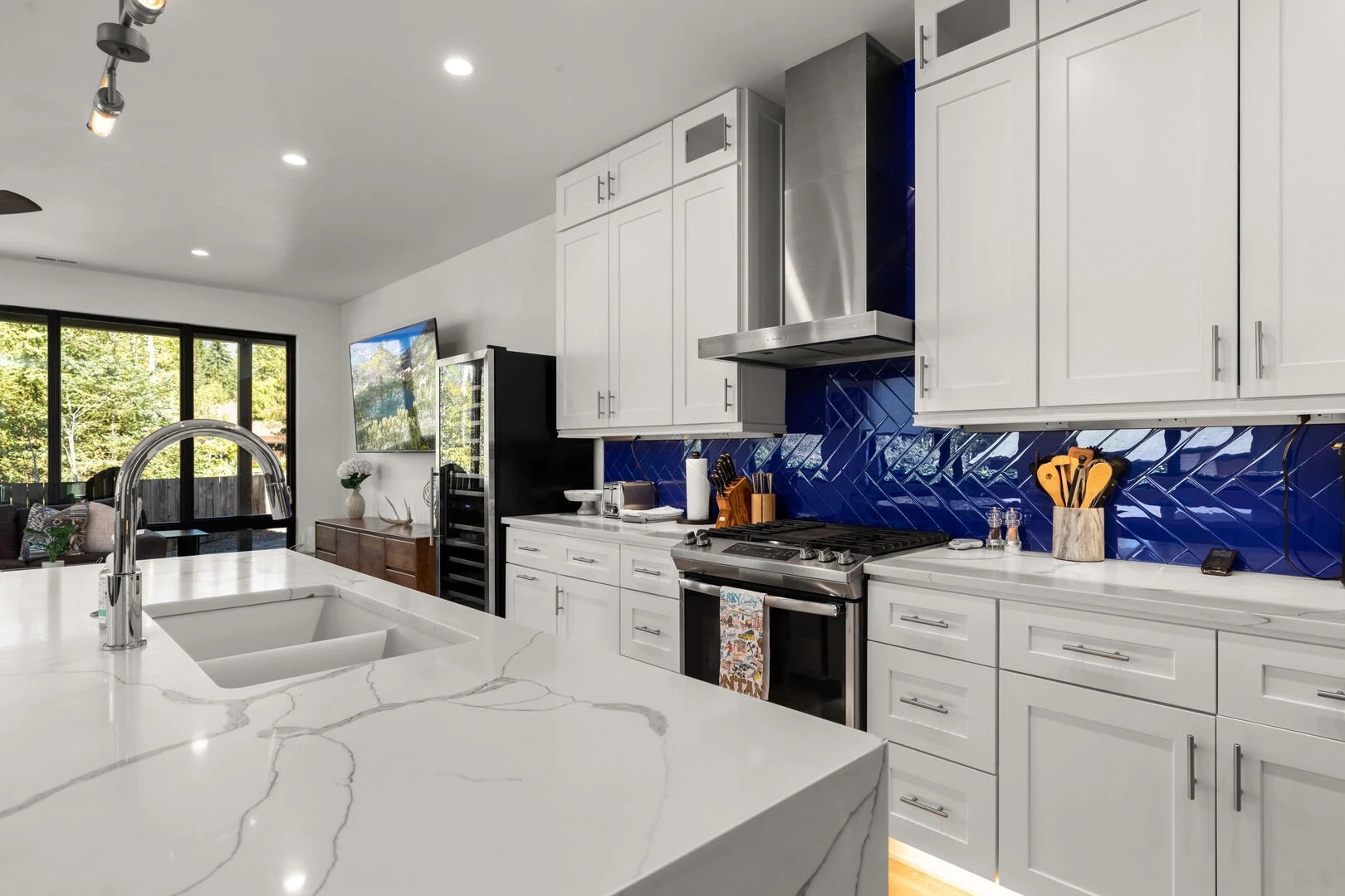 Whitefish, Montana, 59937, United States, 7 Bedrooms Bedrooms, ,5 BathroomsBathrooms,Residential,Active,1914927