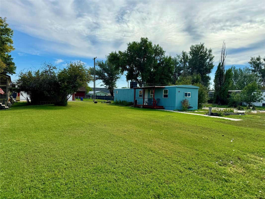 2207 MAIN ST, FORT BENTON, MT 59442, photo 1 of 13