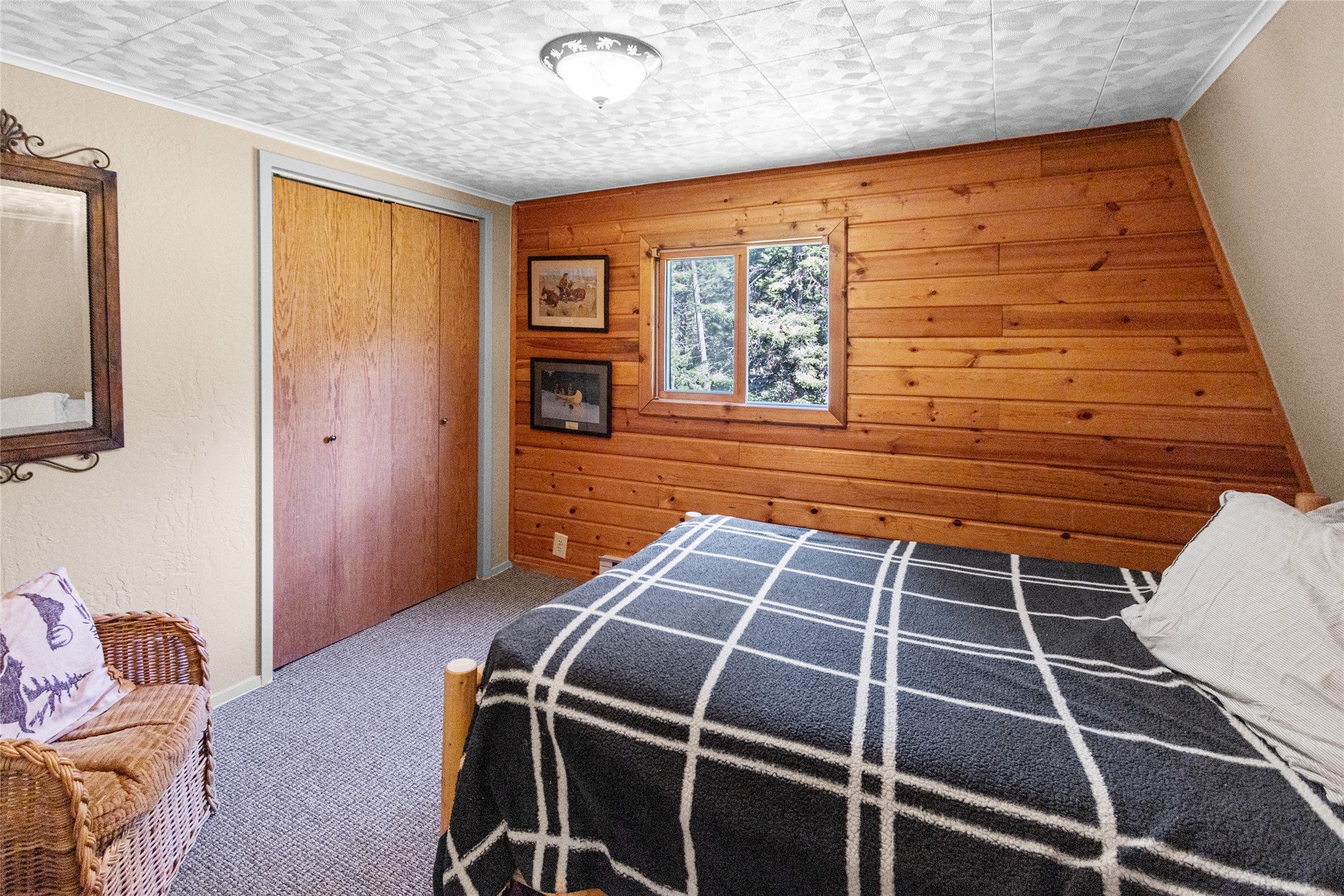 Bigfork, Montana, 59911, United States, 4 Bedrooms Bedrooms, ,2 BathroomsBathrooms,Residential,Active,1914637