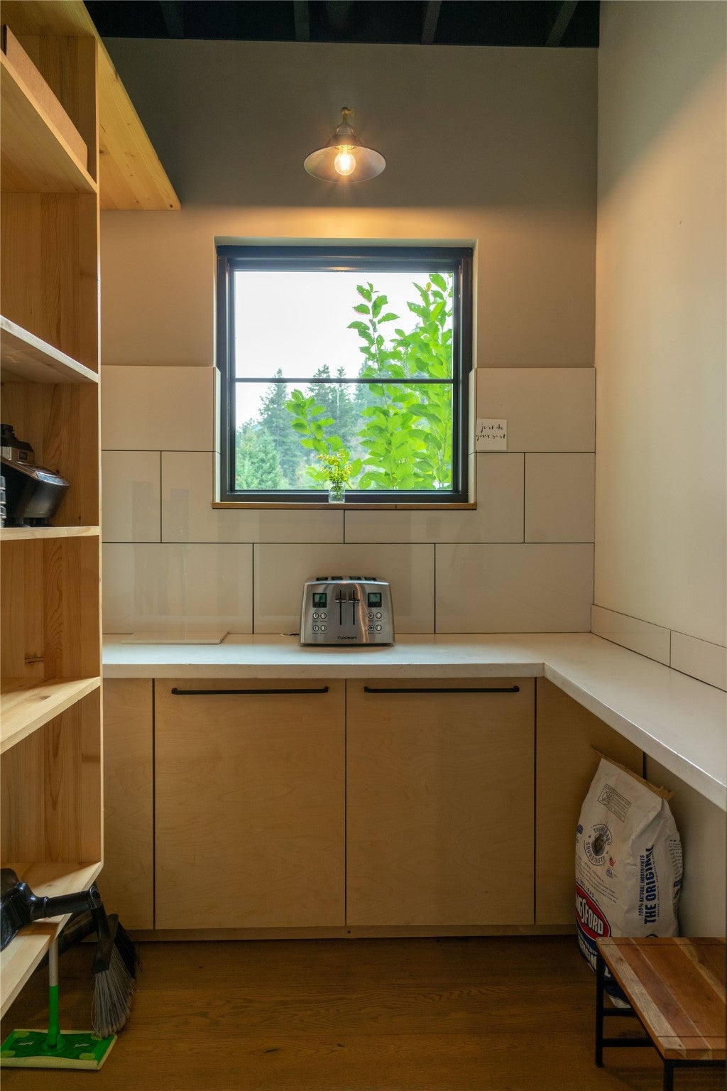 Kalispell, Montana, 59901, United States, 5 Bedrooms Bedrooms, ,4 BathroomsBathrooms,Residential,Active,1952460