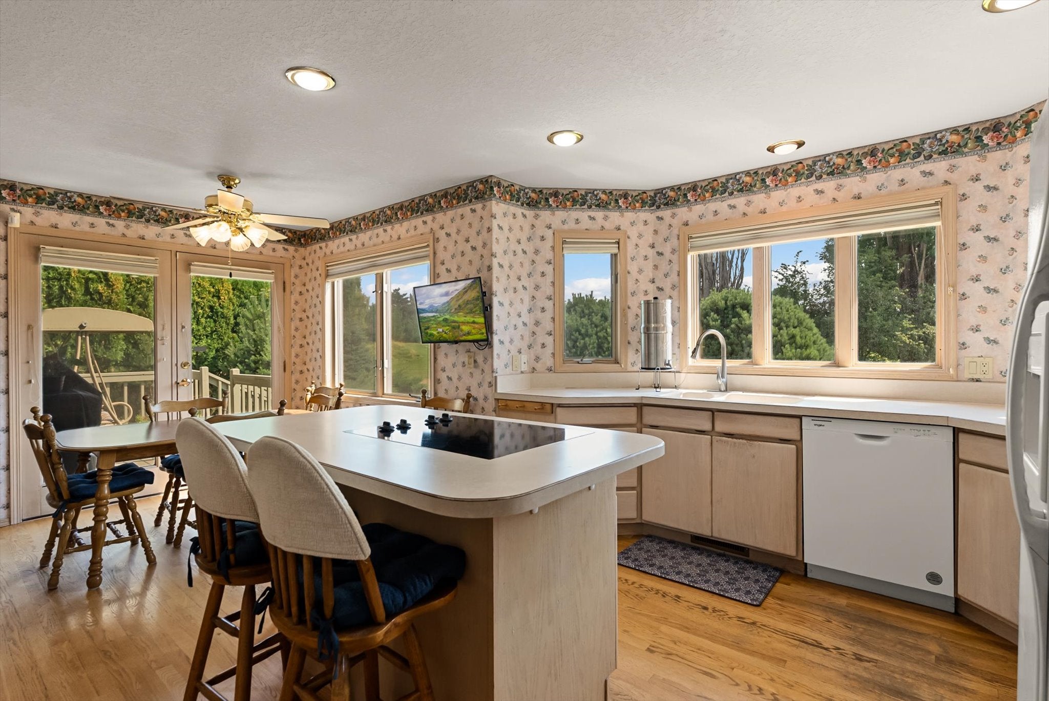 Kalispell, Montana, 59901, United States, 5 Bedrooms Bedrooms, ,4 BathroomsBathrooms,Residential,Active,1907966