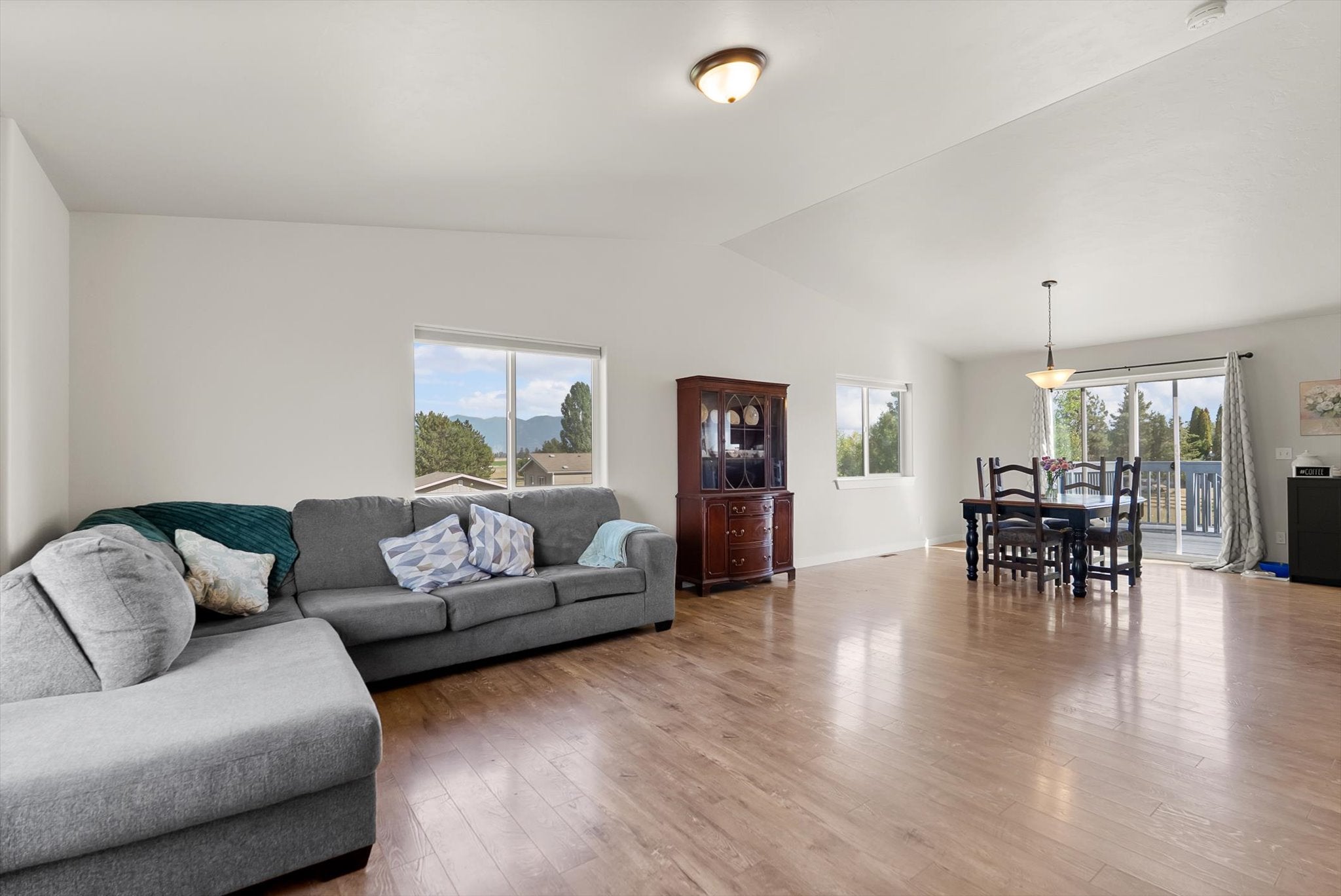 Kalispell, Montana, 59901, United States, 5 Bedrooms Bedrooms, ,3 BathroomsBathrooms,Residential,Active,1945088