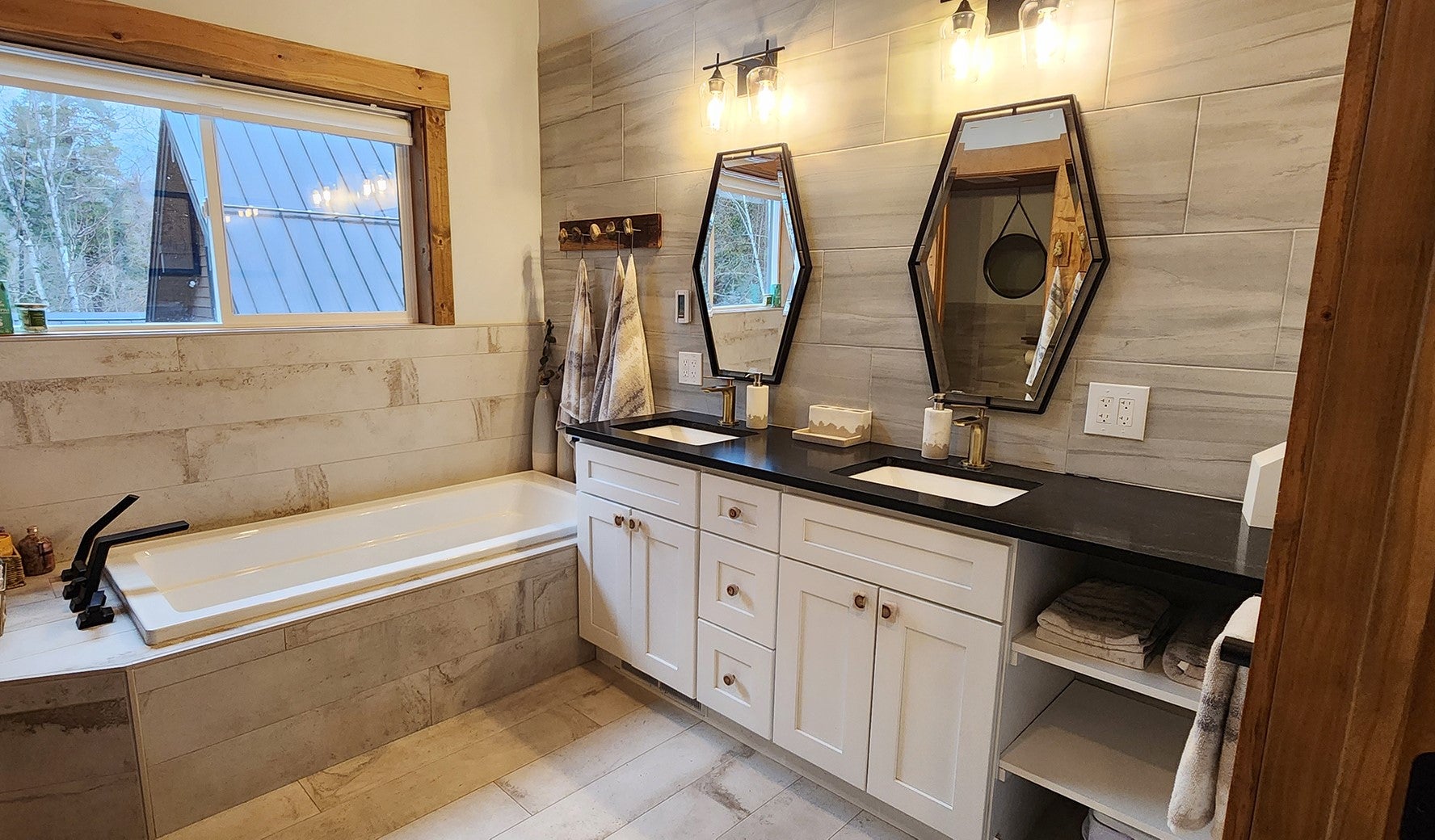 Bigfork, Montana, 59911, United States, 7 Bedrooms Bedrooms, ,6 BathroomsBathrooms,Residential,Active,2007283