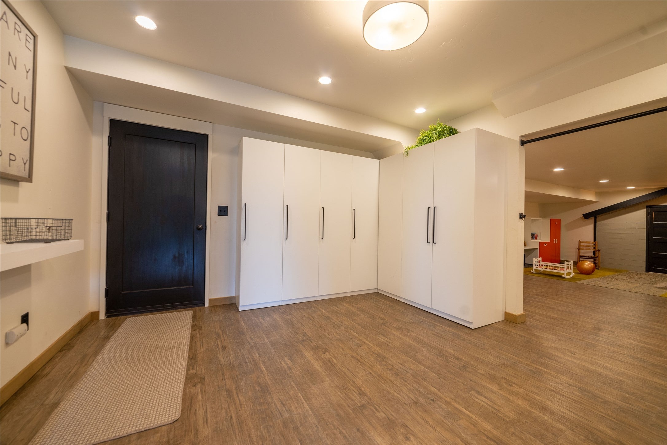 Kalispell, Montana, 59901, United States, 5 Bedrooms Bedrooms, ,4 BathroomsBathrooms,Residential,Active,1952460