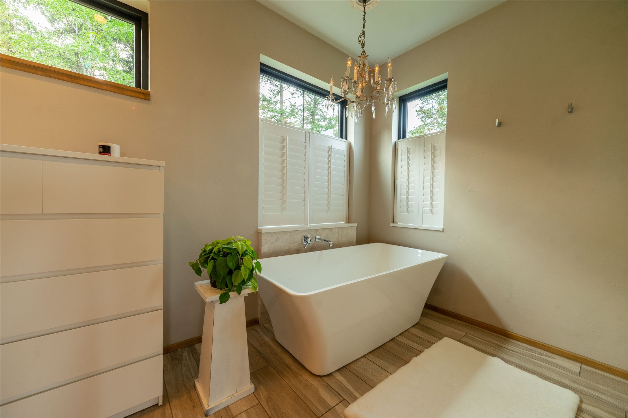 Kalispell, Montana, 59901, United States, 5 Bedrooms Bedrooms, ,4 BathroomsBathrooms,Residential,Active,1952460