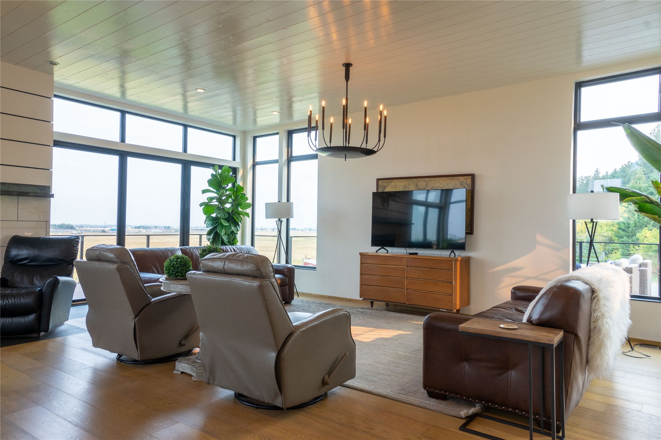 Kalispell, Montana, 59901, United States, 5 Bedrooms Bedrooms, ,4 BathroomsBathrooms,Residential,Active,2009395