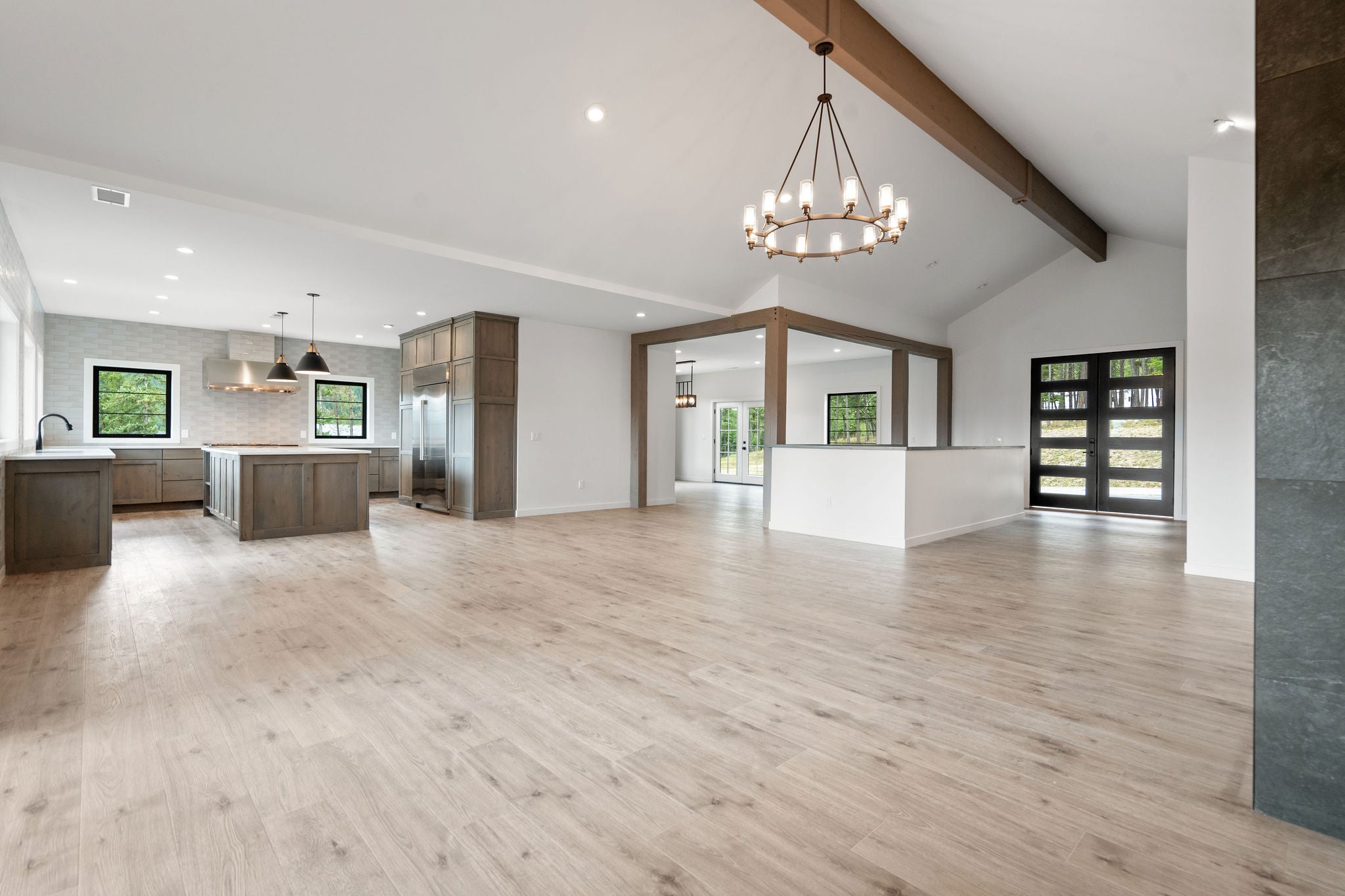 Lakeside, Montana, 59922, United States, 4 Bedrooms Bedrooms, ,4 BathroomsBathrooms,Residential,Active,1914632