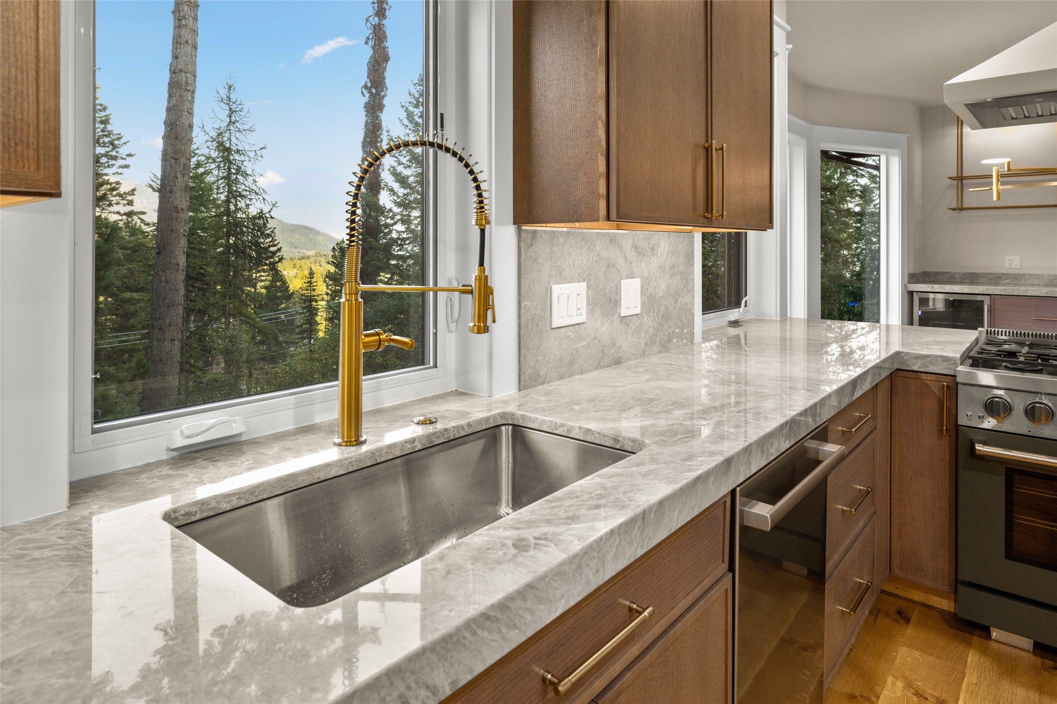 Whitefish, Montana, 59937, United States, 4 Bedrooms Bedrooms, ,4 BathroomsBathrooms,Residential,Active,1952623