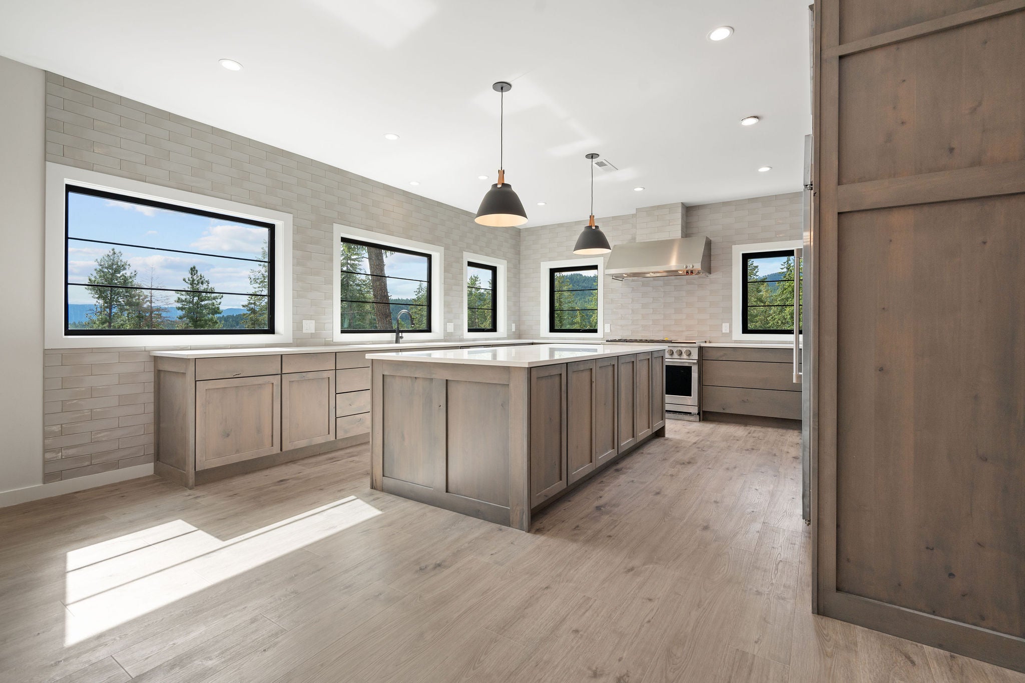 Lakeside, Montana, 59922, United States, 4 Bedrooms Bedrooms, ,4 BathroomsBathrooms,Residential,Active,1914632