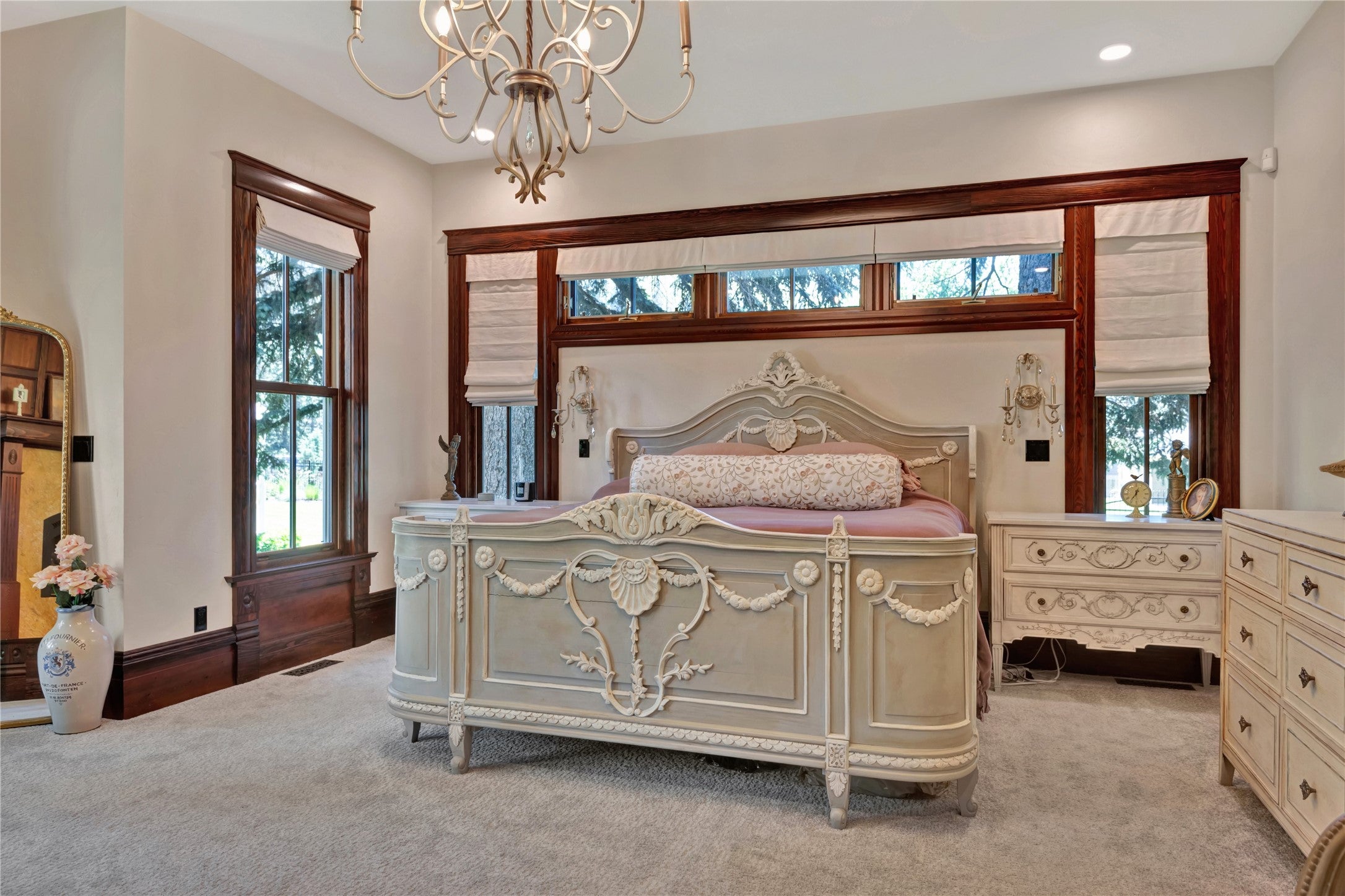 Missoula, Montana, 59802, United States, 5 Bedrooms Bedrooms, ,6 BathroomsBathrooms,Residential,Active,1753892