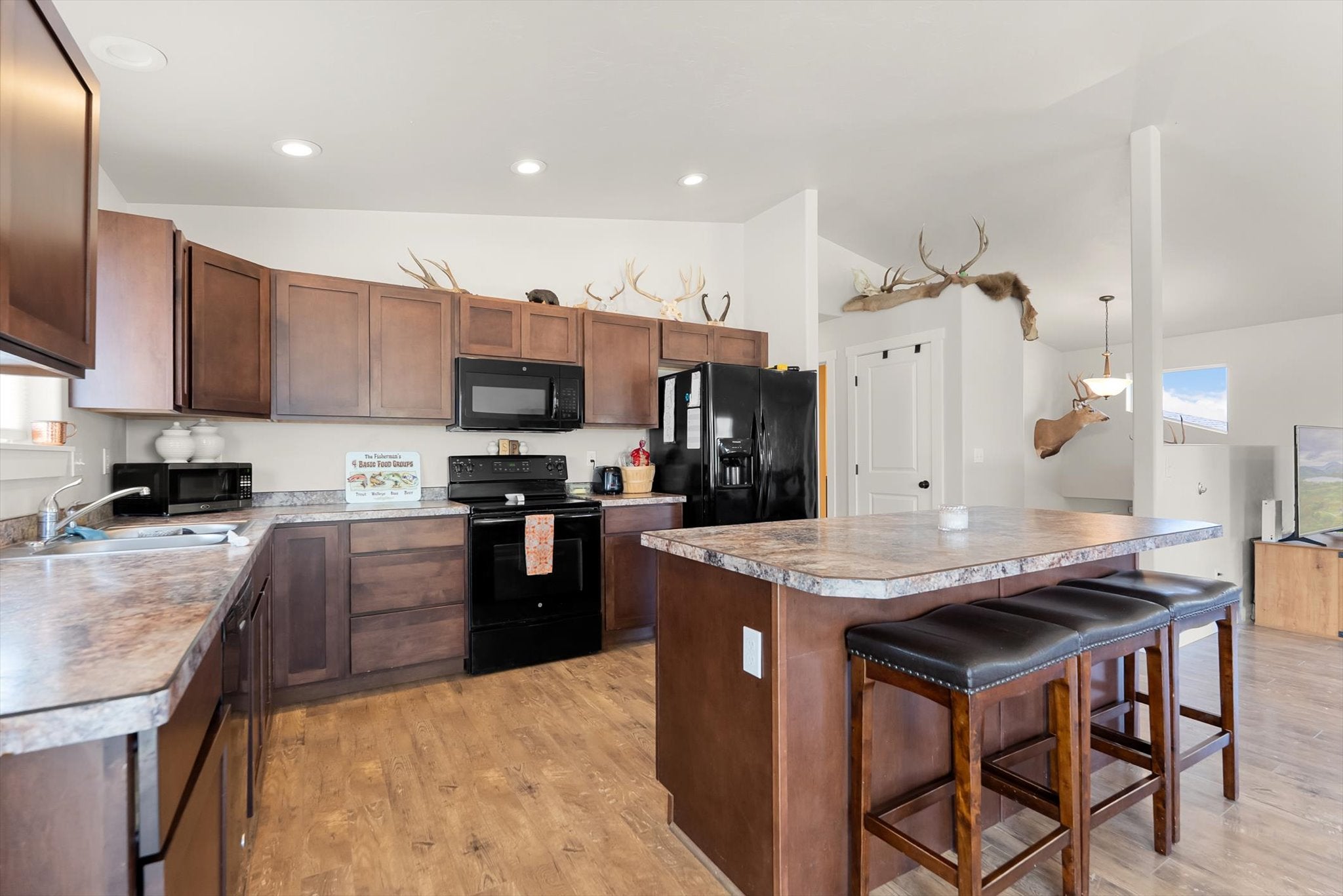 Kalispell, Montana, 59901, United States, 5 Bedrooms Bedrooms, ,3 BathroomsBathrooms,Residential,Active,1945088