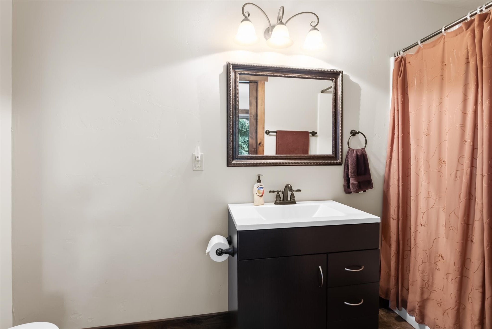 Columbia Falls, Montana, 59912, United States, 5 Bedrooms Bedrooms, ,3 BathroomsBathrooms,Residential,Active,1986898