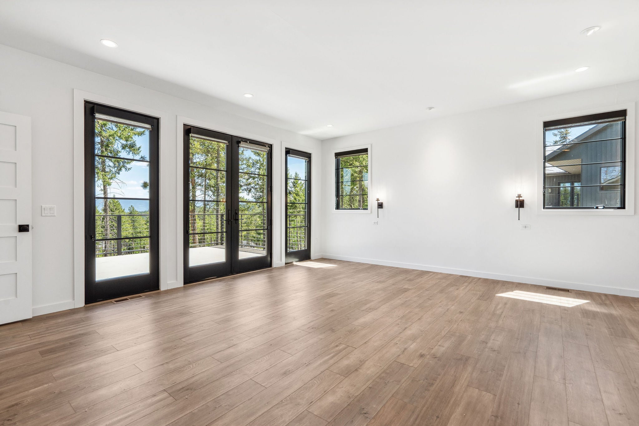 Lakeside, Montana, 59922, United States, 6 Bedrooms Bedrooms, ,5 BathroomsBathrooms,Residential,Active,1832319