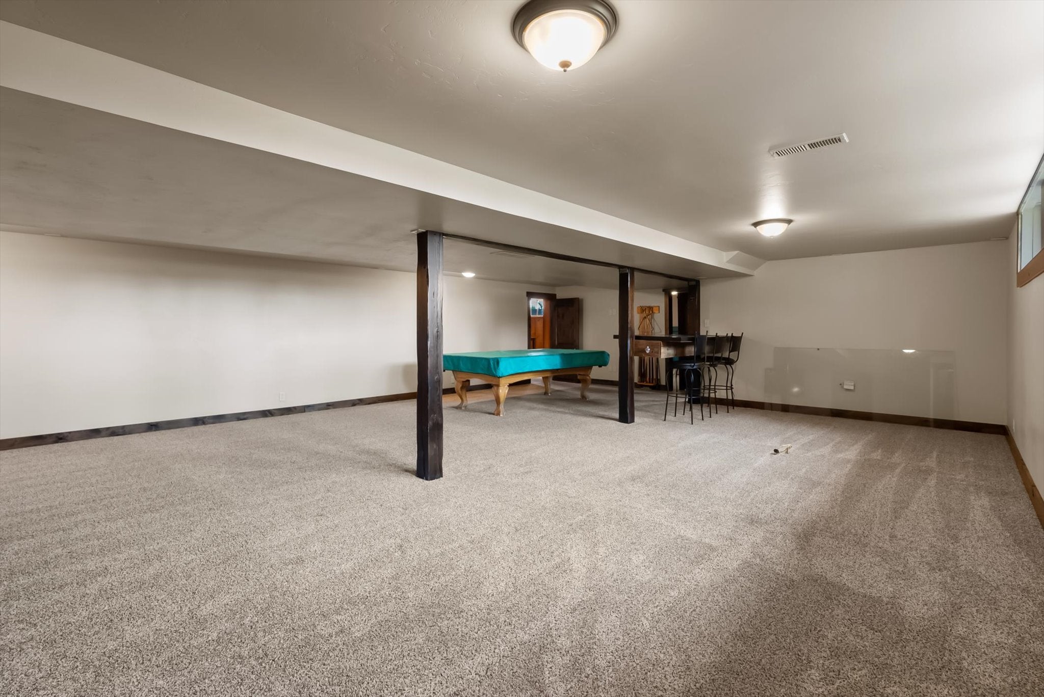 Columbia Falls, Montana, 59912, United States, 5 Bedrooms Bedrooms, ,3 BathroomsBathrooms,Residential,Active,1986898