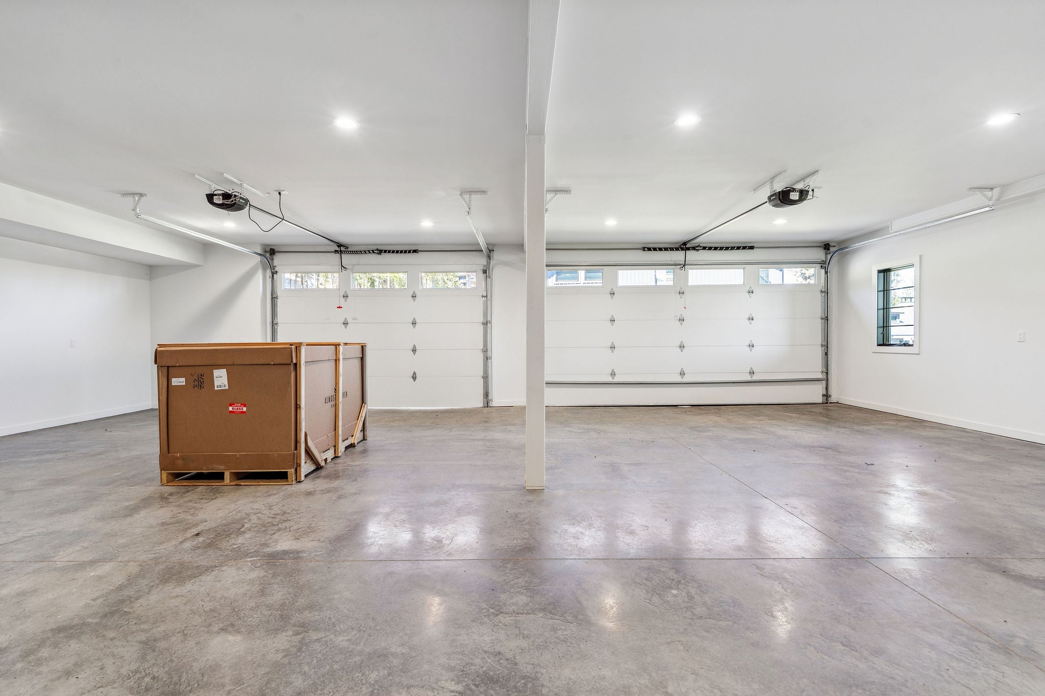 Lakeside, Montana, 59922, United States, 6 Bedrooms Bedrooms, ,5 BathroomsBathrooms,Residential,Active,1832319