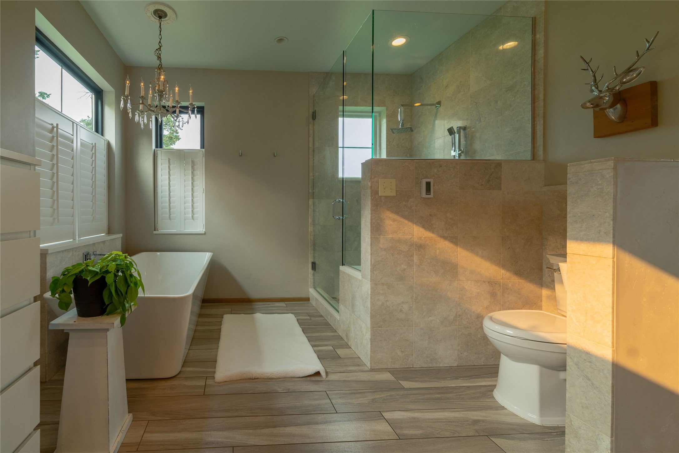 Kalispell, Montana, 59901, United States, 5 Bedrooms Bedrooms, ,4 BathroomsBathrooms,Residential,Active,1952460