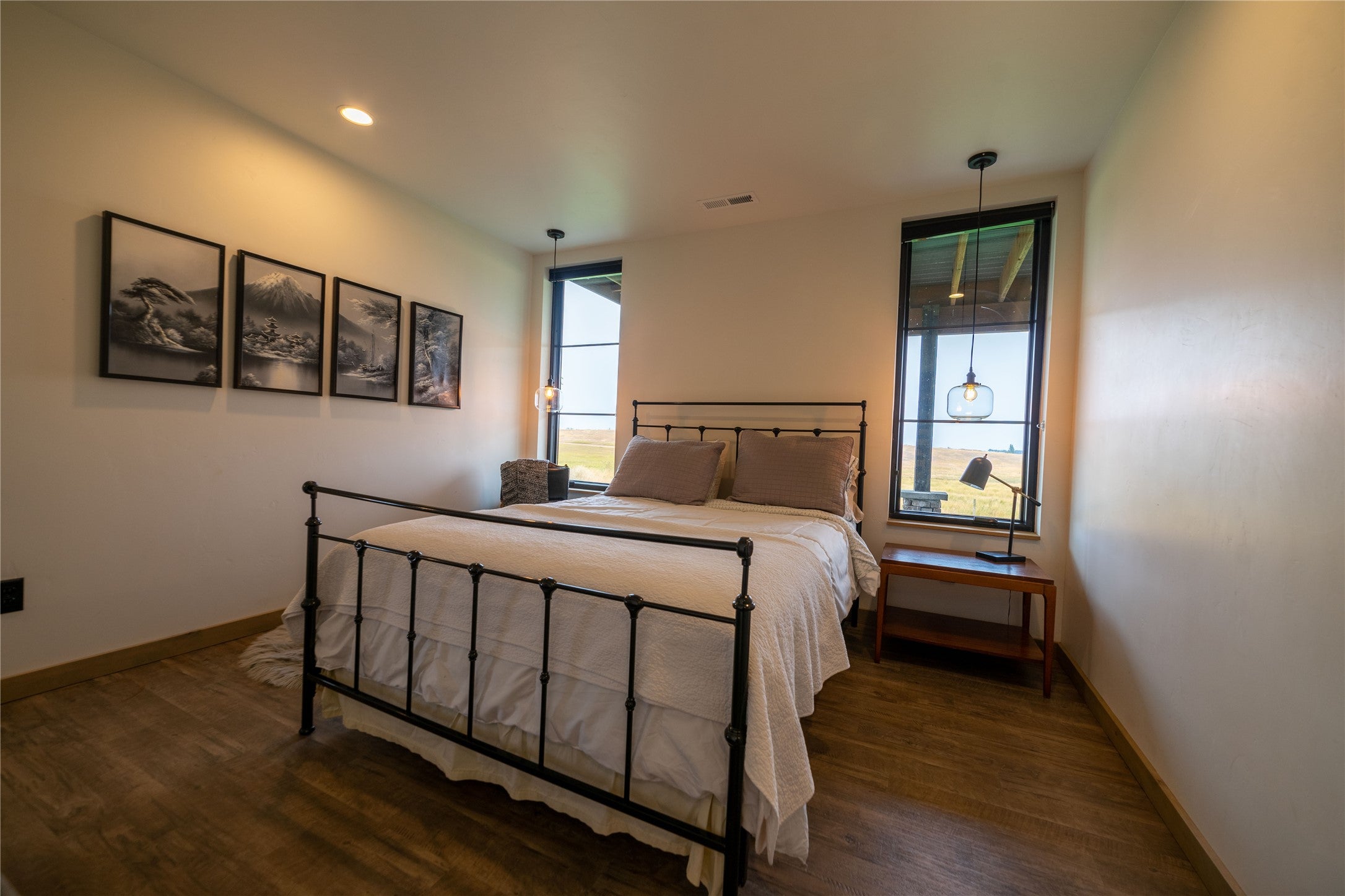 Kalispell, Montana, 59901, United States, 5 Bedrooms Bedrooms, ,4 BathroomsBathrooms,Residential,Active,1952460