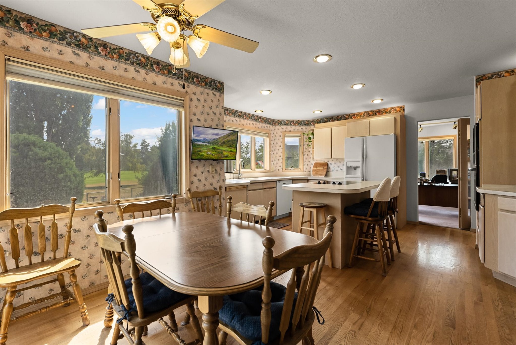 Kalispell, Montana, 59901, United States, 5 Bedrooms Bedrooms, ,4 BathroomsBathrooms,Residential,Active,1907966