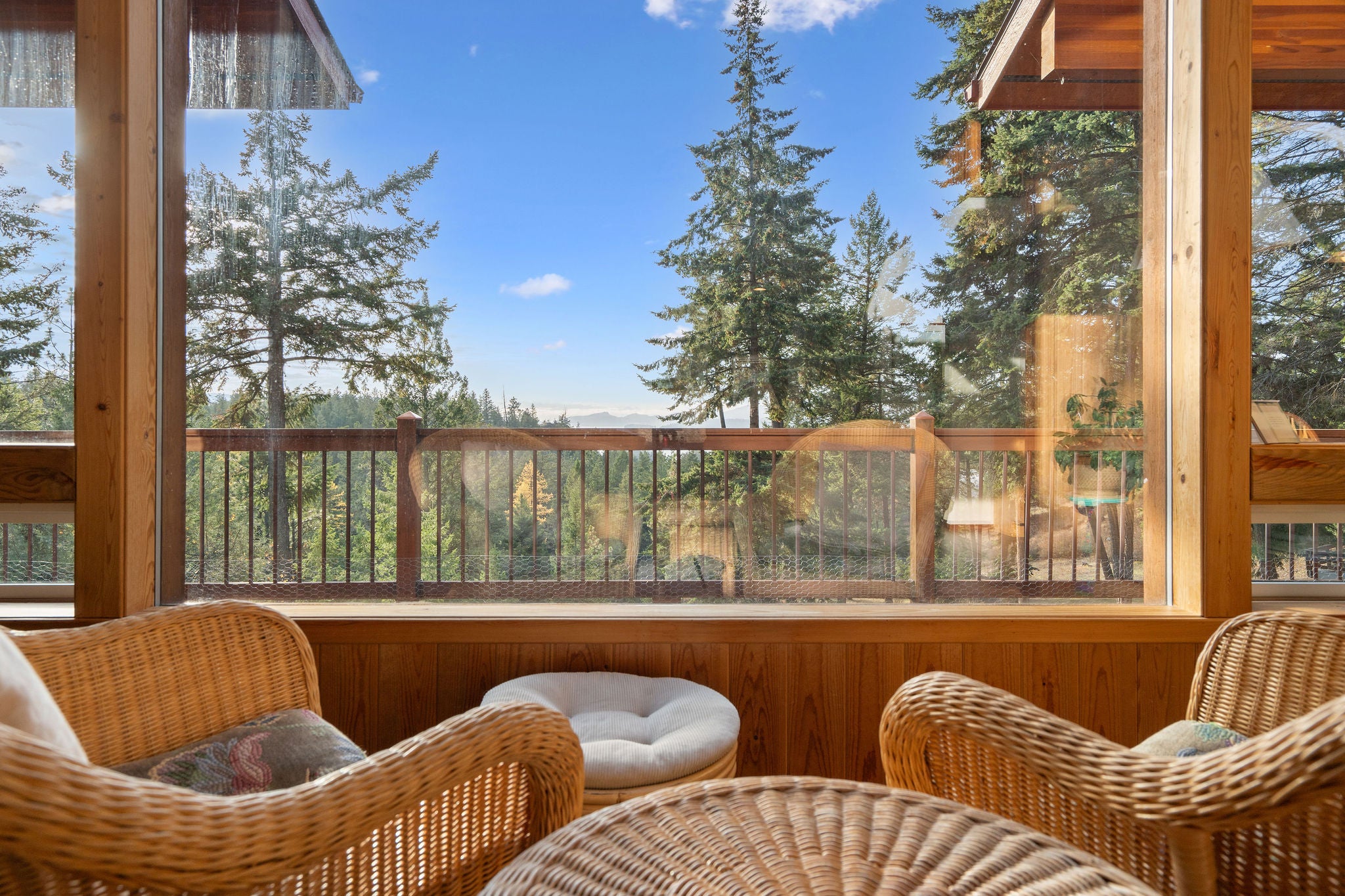 Somers, Montana, 59932, United States, 4 Bedrooms Bedrooms, ,4 BathroomsBathrooms,Residential,Active,1987246