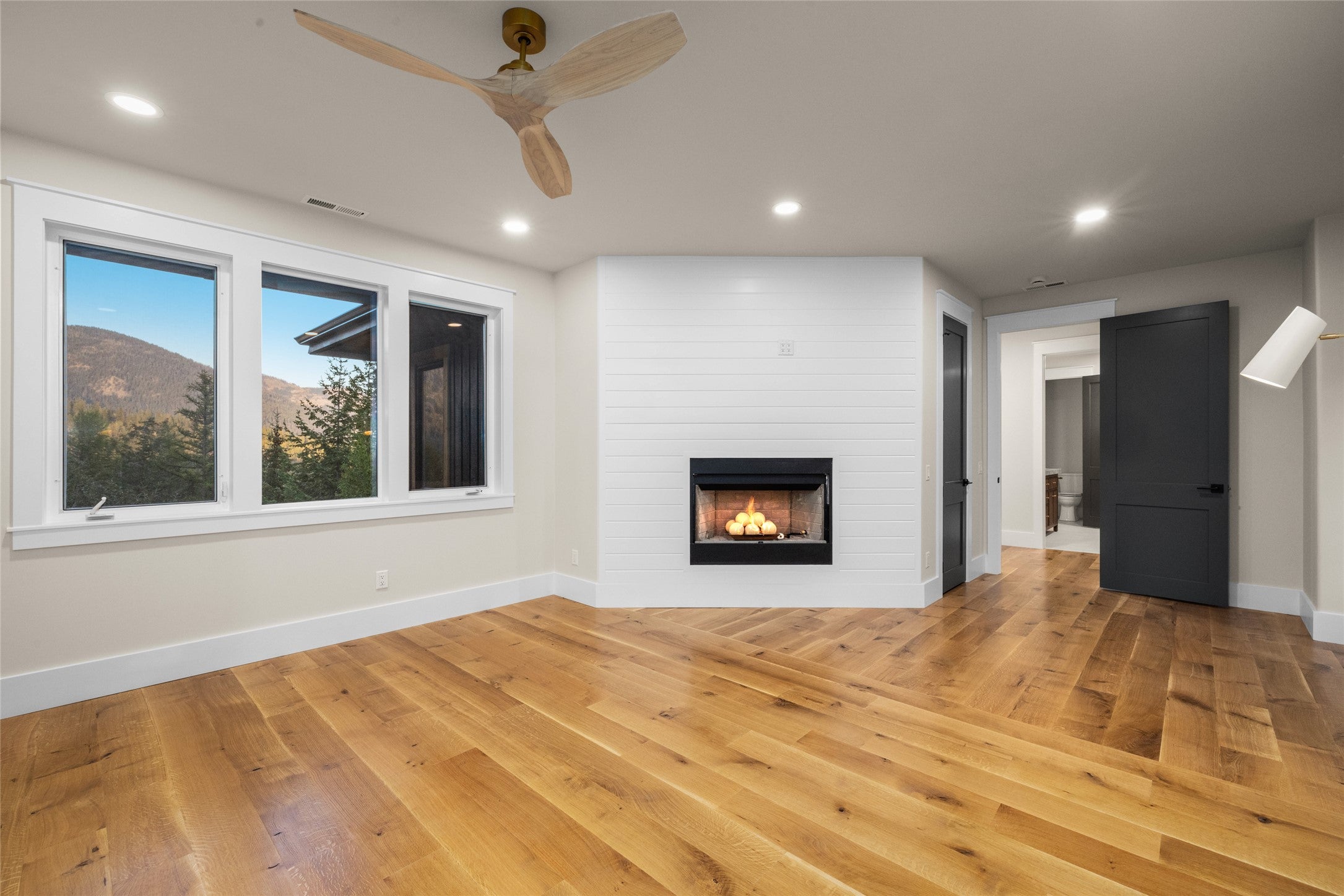 Whitefish, Montana, 59937, United States, 4 Bedrooms Bedrooms, ,4 BathroomsBathrooms,Residential,Active,1952623