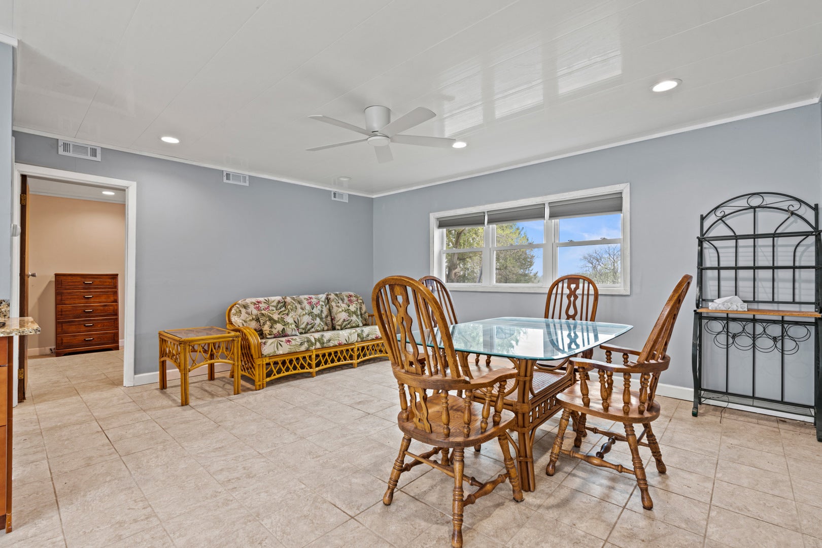 Wauconda, Illinois, 60084, United States, 3 Bedrooms Bedrooms, ,3 BathroomsBathrooms,Residential,Active,1798086