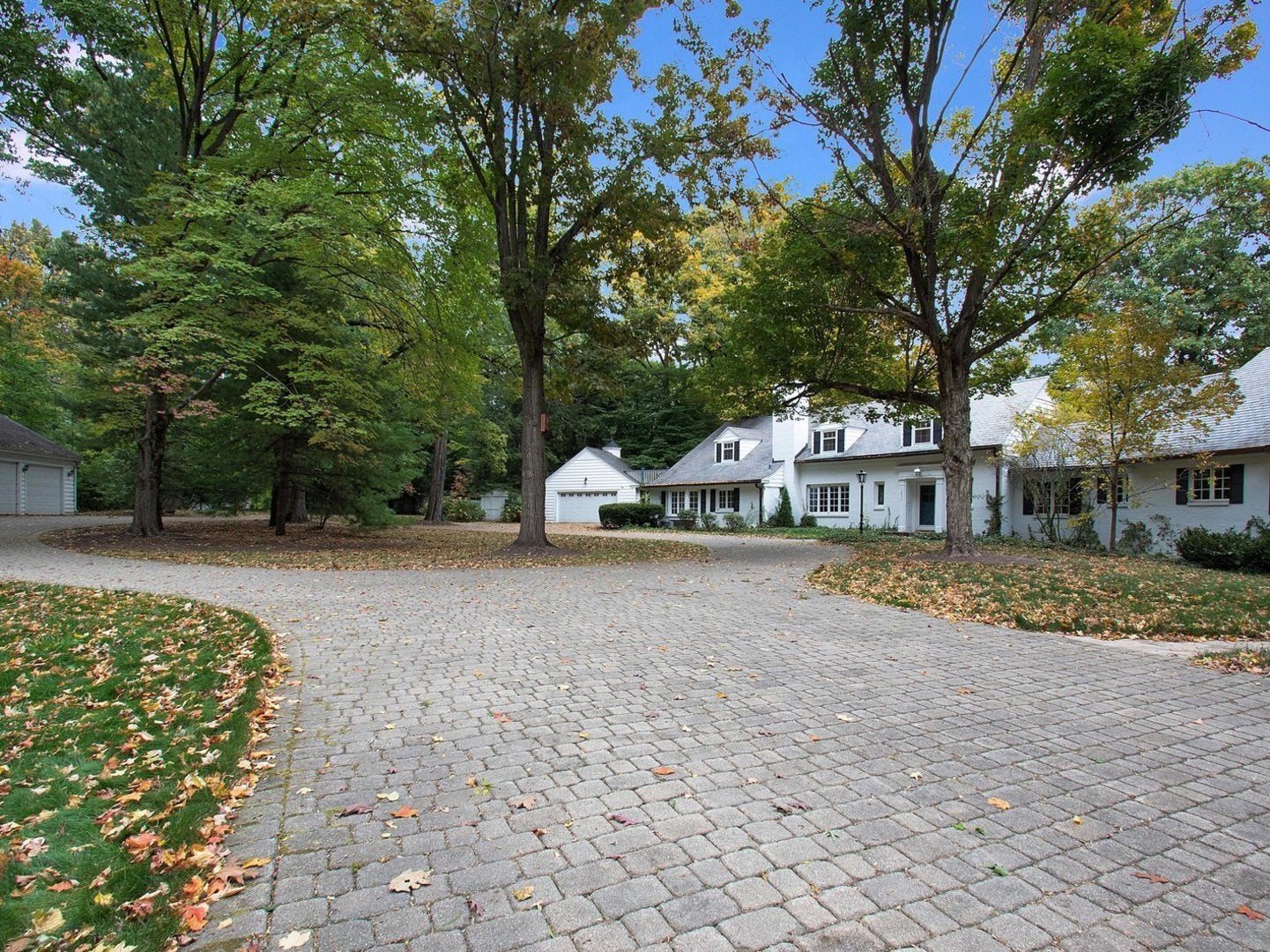 Rockford, Illinois, 61107, United States, 6 Bedrooms Bedrooms, ,7 BathroomsBathrooms,Residential,Active,1922304