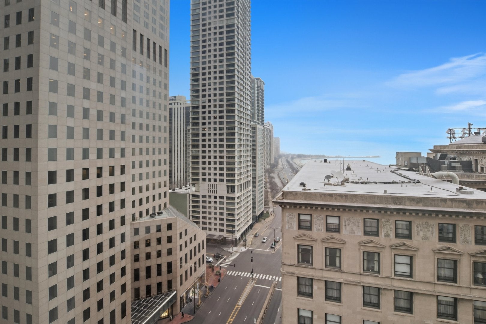 Chicago, Illinois, 60611, United States, 3 Bedrooms Bedrooms, ,4 BathroomsBathrooms,Residential,Active,2009382