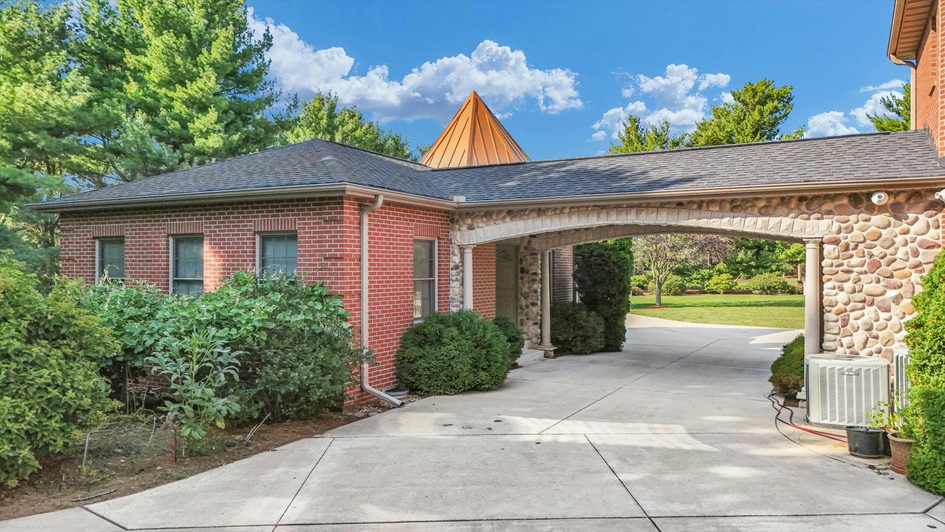 Champaign, Illinois, 61822, United States, ,Residential,Active,1701852