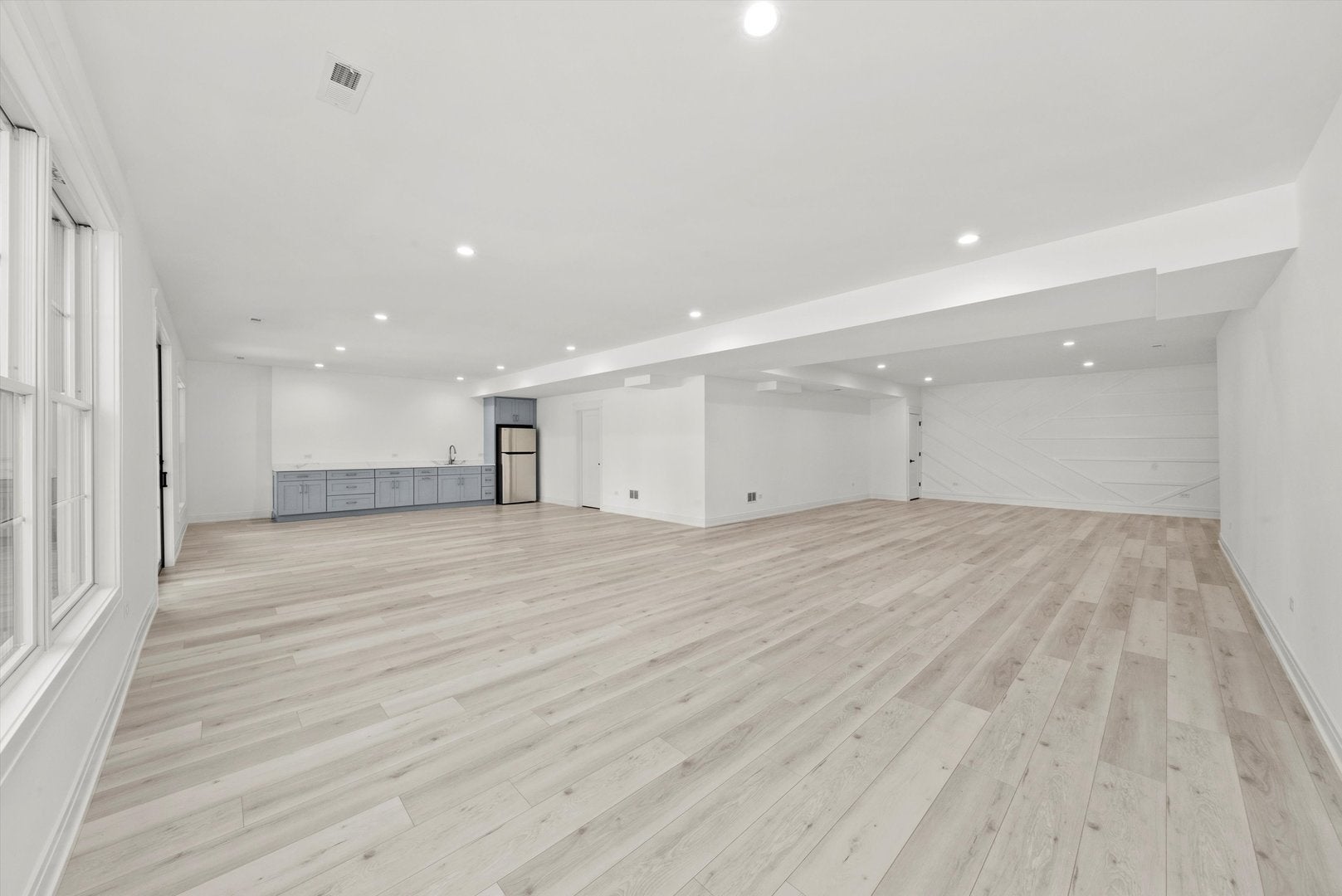 Burr Ridge, Illinois, 60527, United States, 6 Bedrooms Bedrooms, ,6 BathroomsBathrooms,Residential,Active,1929664