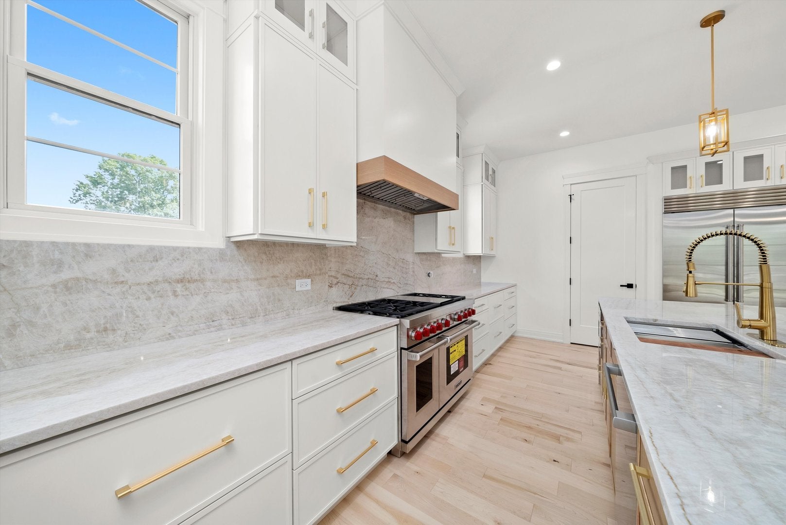 Burr Ridge, Illinois, 60527, United States, 6 Bedrooms Bedrooms, ,6 BathroomsBathrooms,Residential,Active,1929664