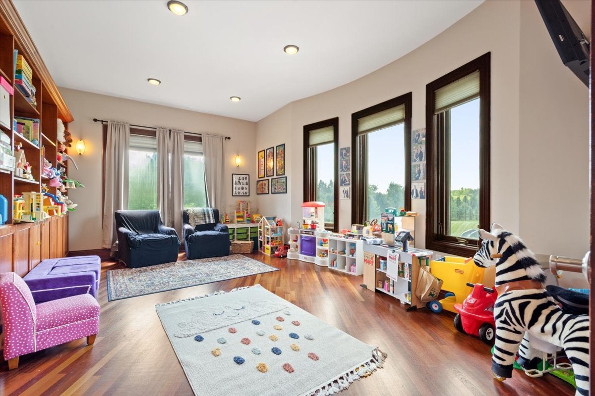 Barrington, Illinois, 60010, United States, 5 Bedrooms Bedrooms, ,7 BathroomsBathrooms,Residential,Active,1914793