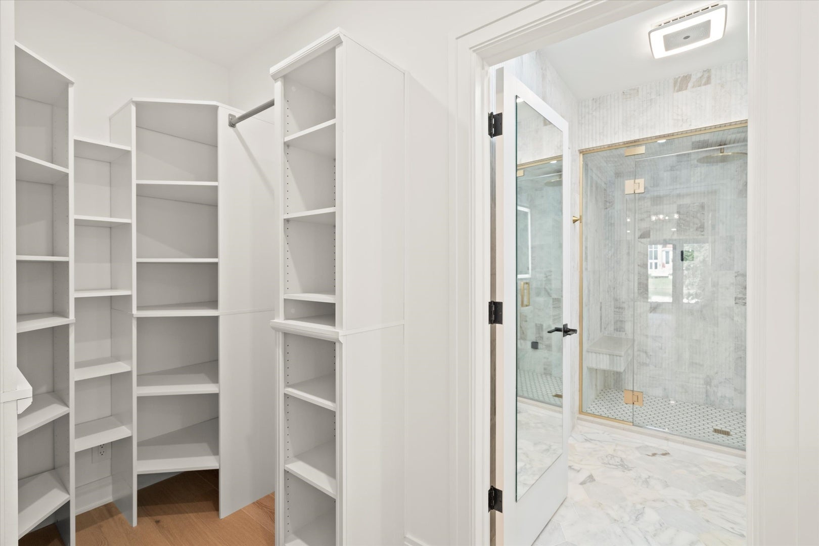 Burr Ridge, Illinois, 60527, United States, 5 Bedrooms Bedrooms, ,6 BathroomsBathrooms,Residential,Active,1995246